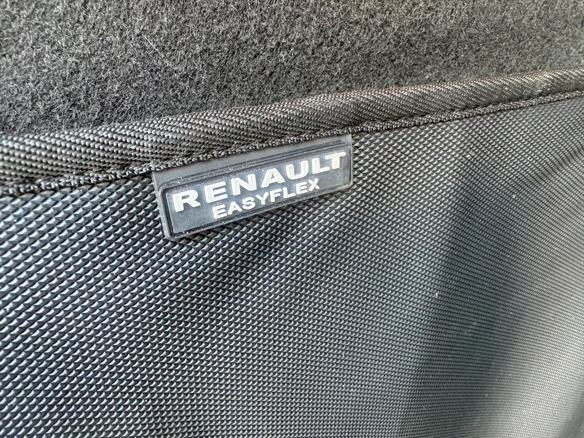 Renault Clio - Image 16