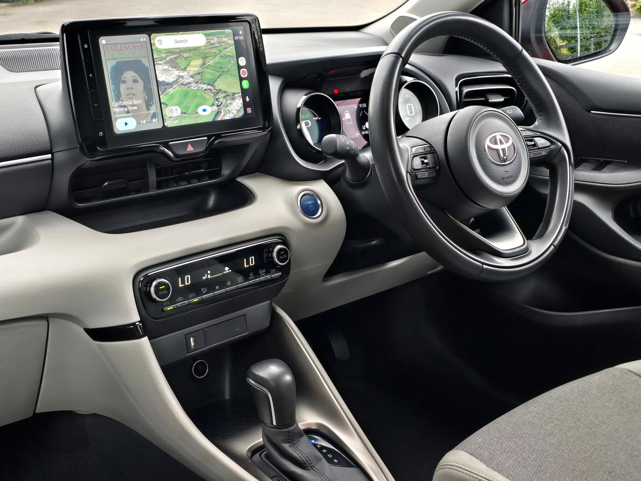 Toyota Yaris - Image 2
