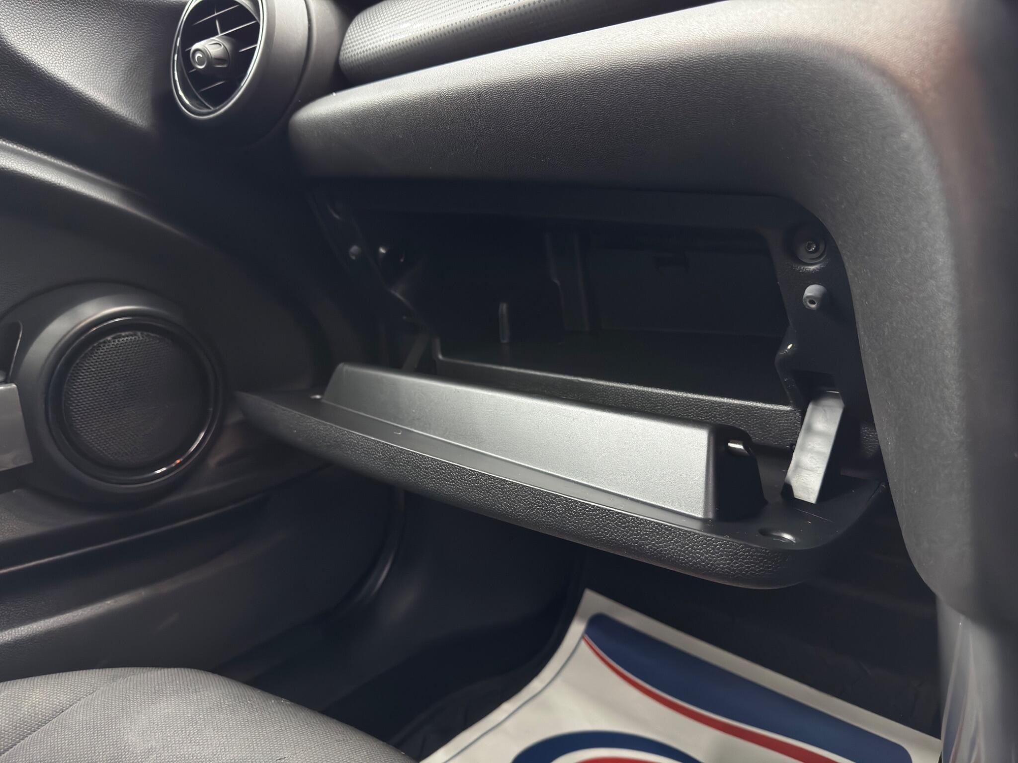 MINI Hatch - Image 33