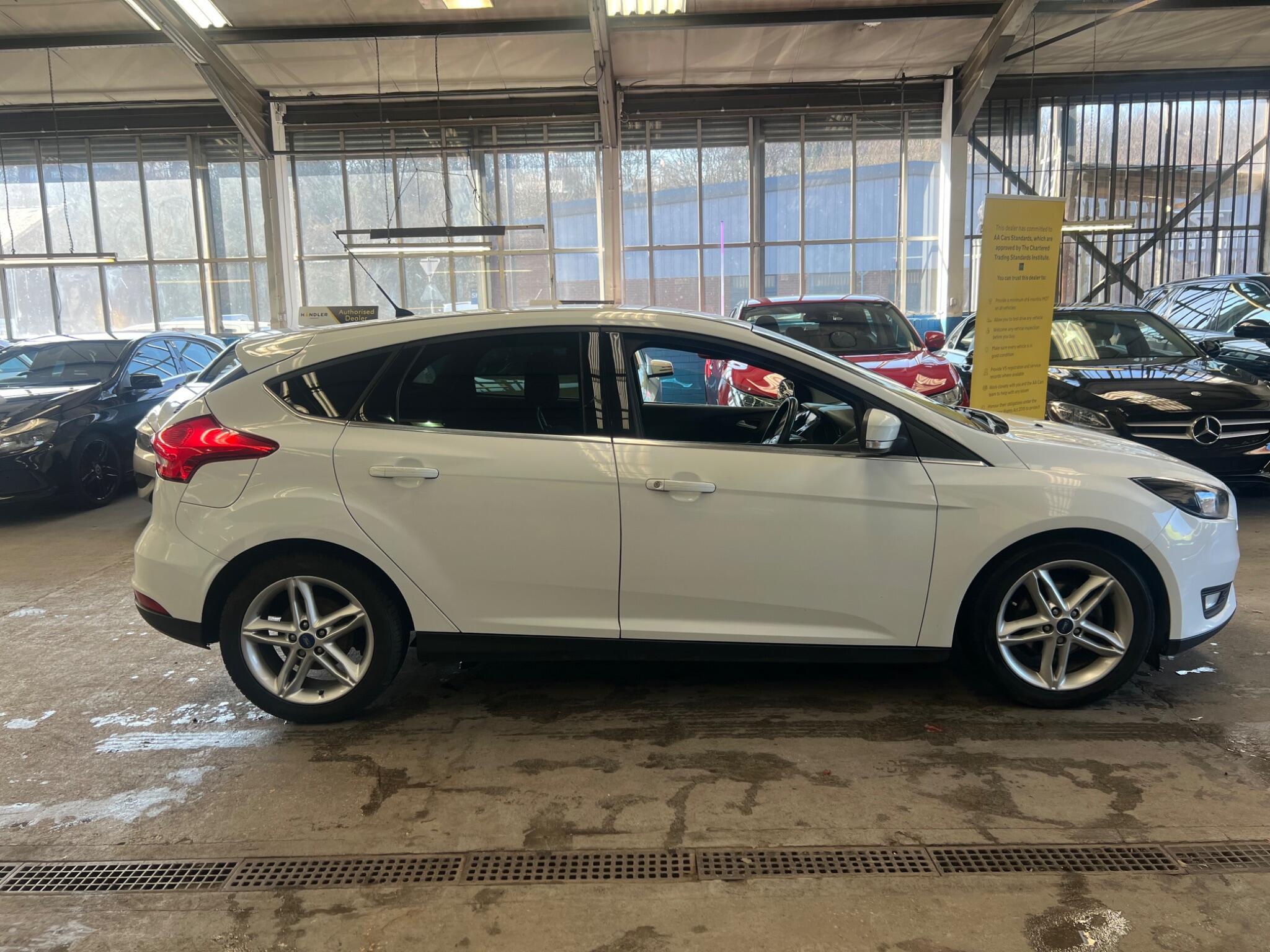 Ford Focus - Image 6