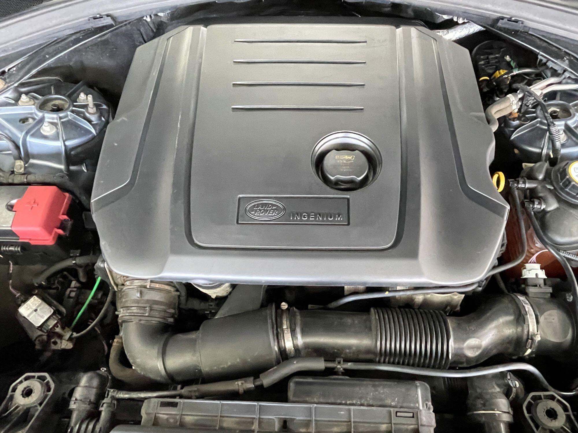 Land Rover Range Rover Velar - Image 20