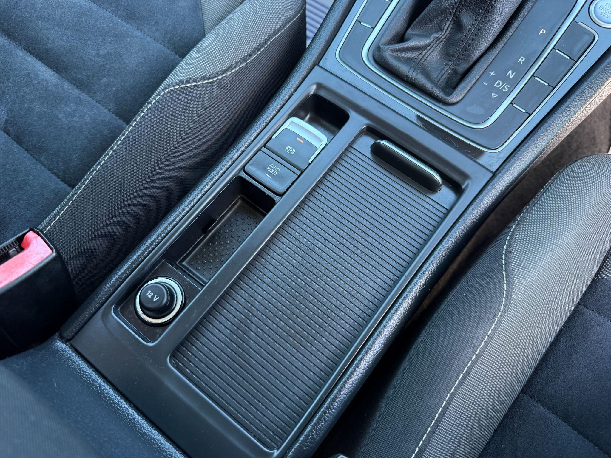 Volkswagen Golf - Image 55