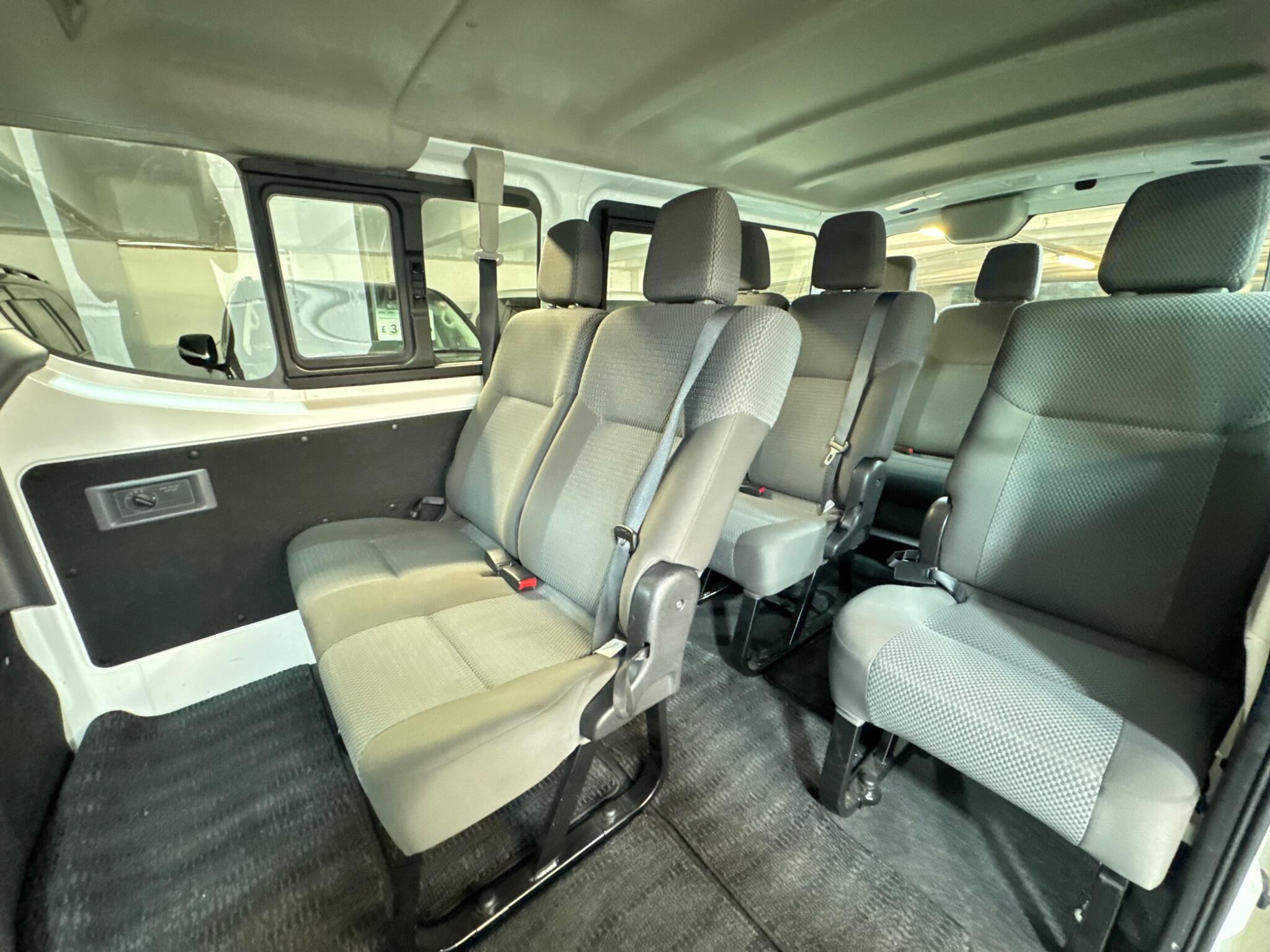 Nissan NV300 - Image 12
