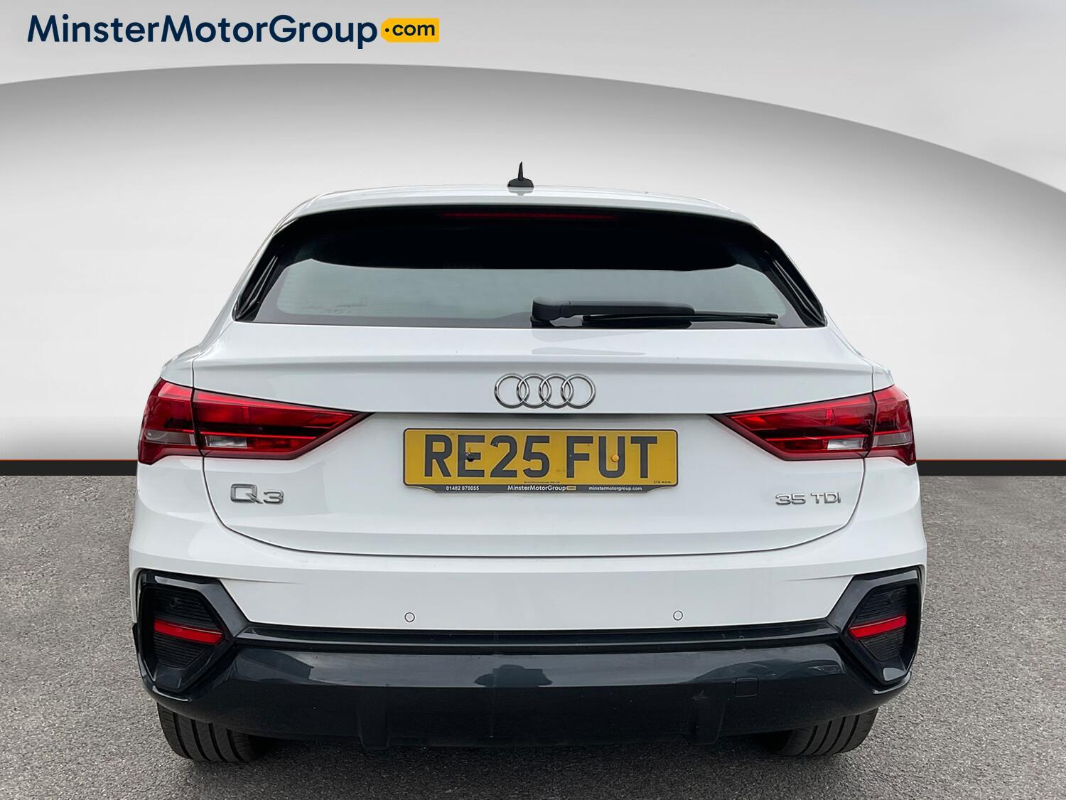 Audi Q3 - Image 3