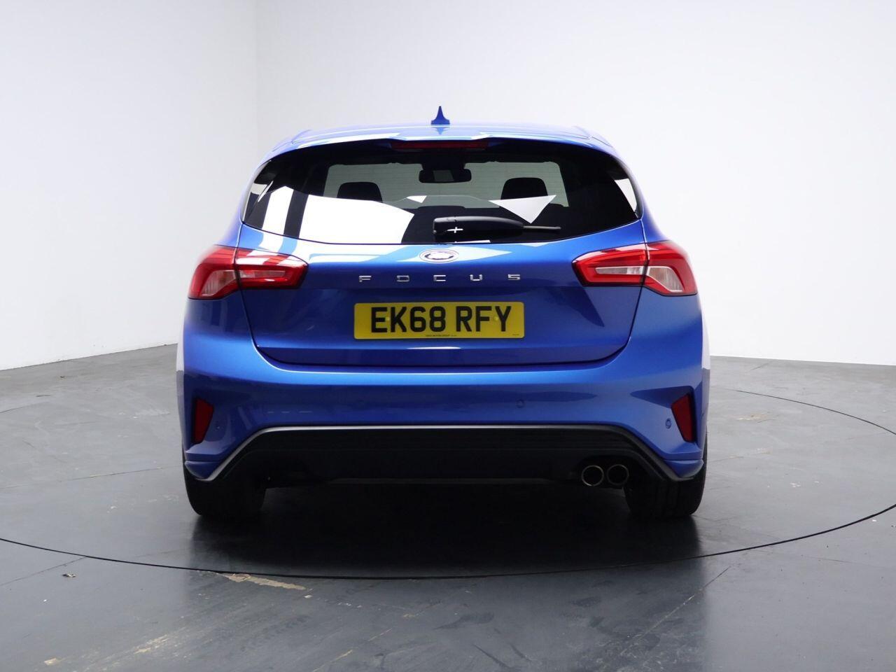 Ford Focus - Image 10