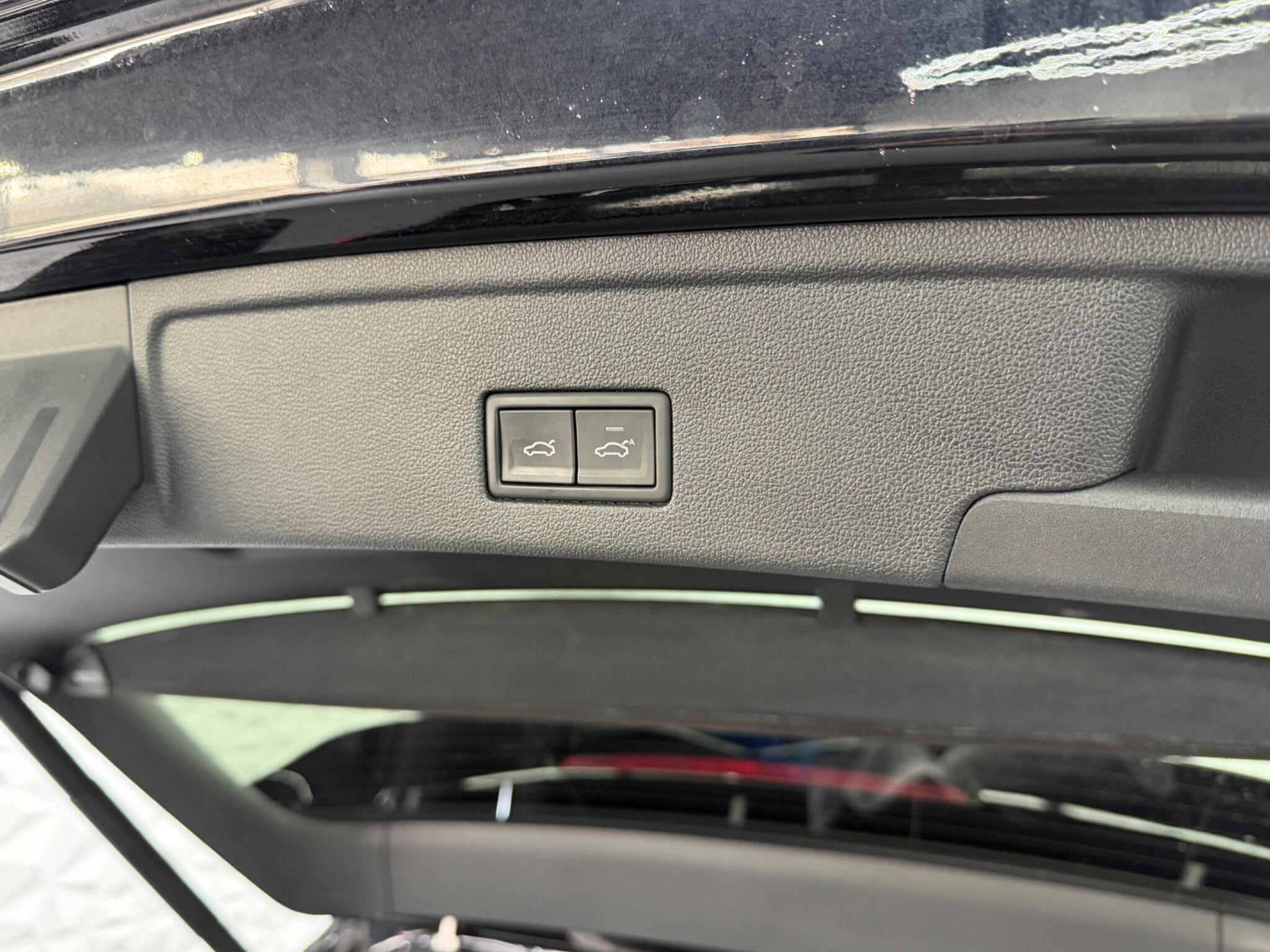 Volkswagen Touareg - Image 20