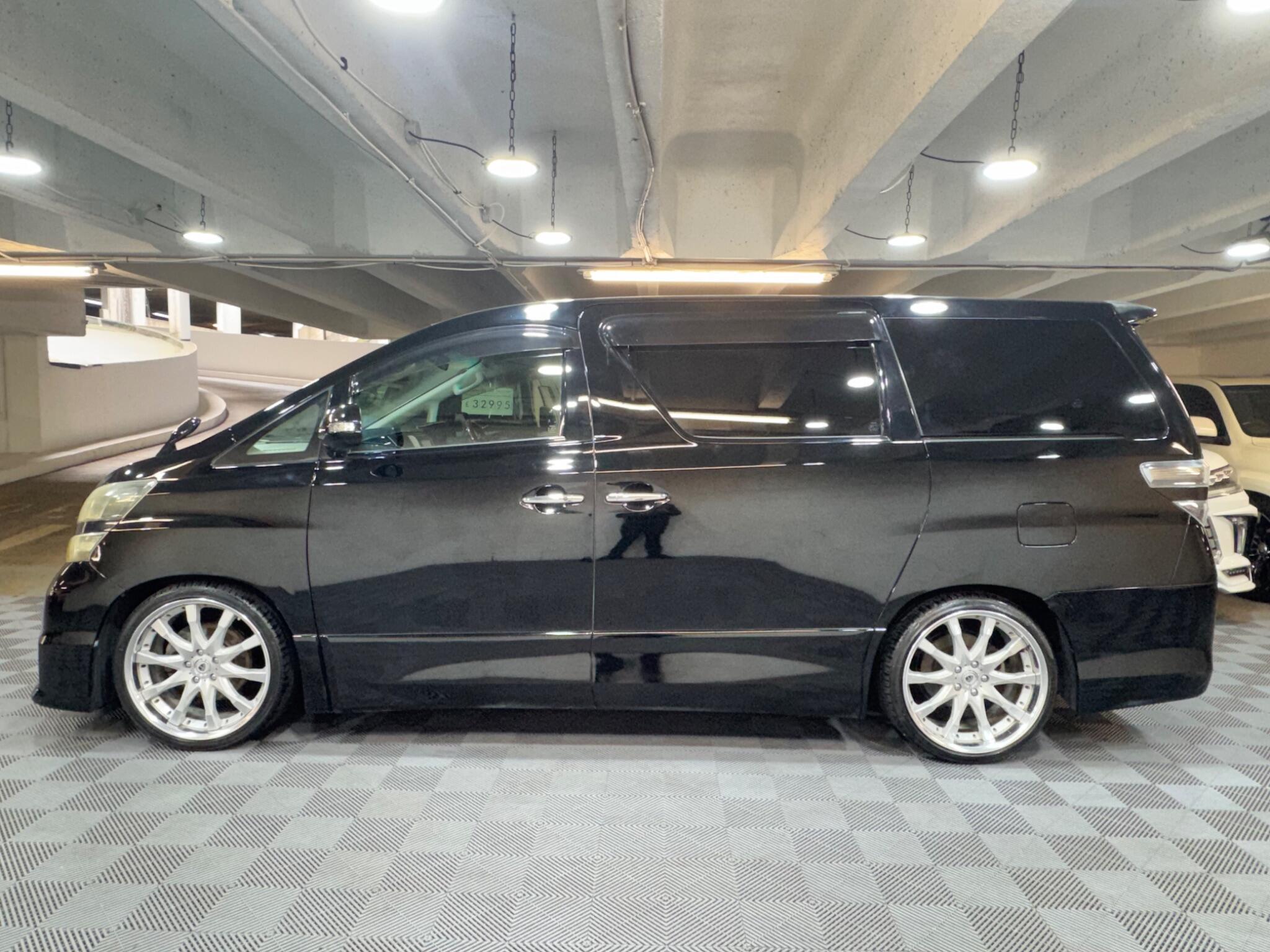 Toyota Vellfire - Image 2