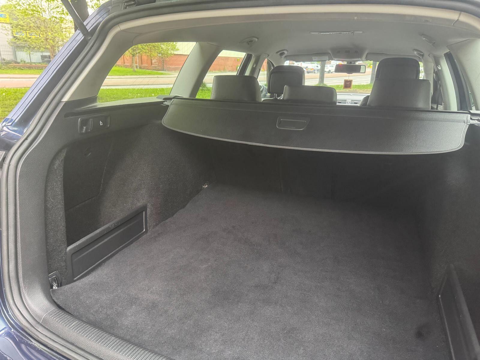 Volkswagen Passat - Image 44
