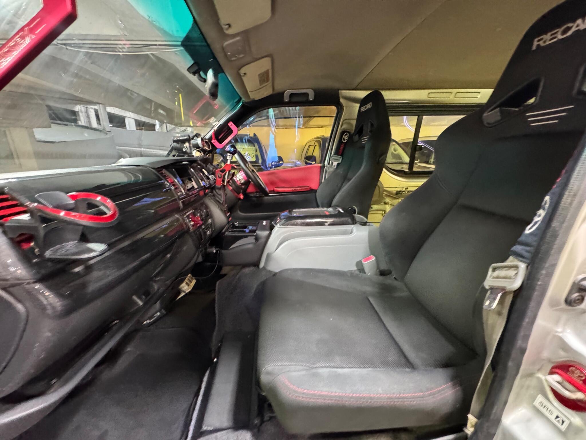 Toyota Hiace - Image 7