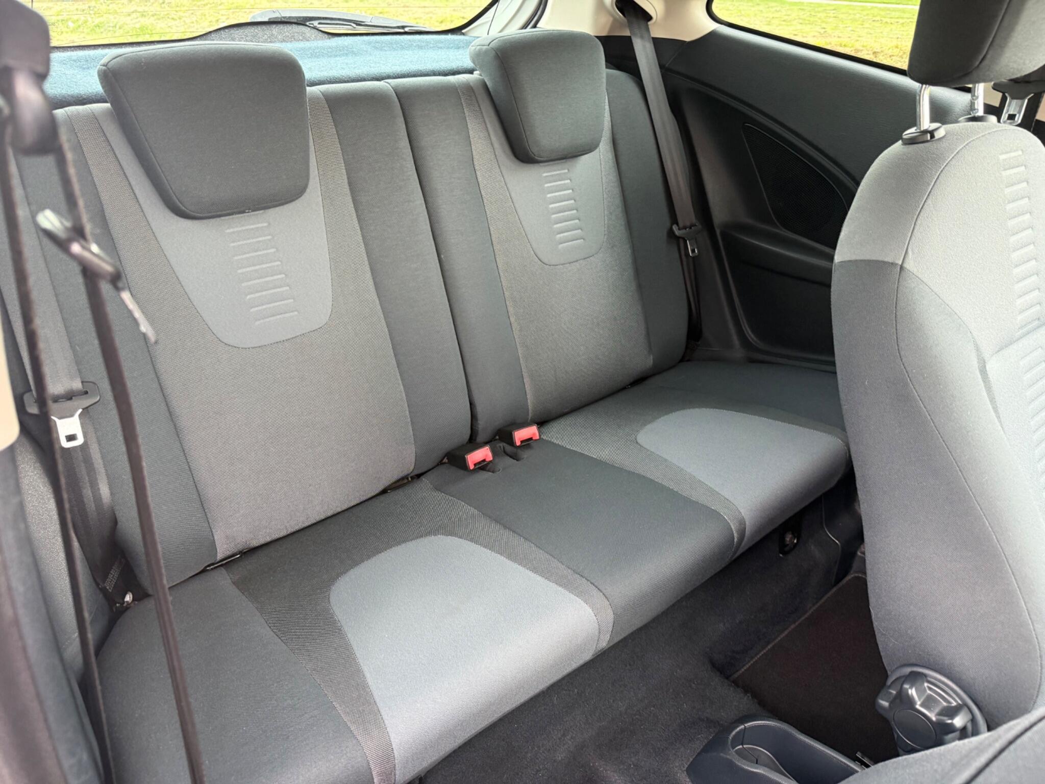 Ford KA - Image 11