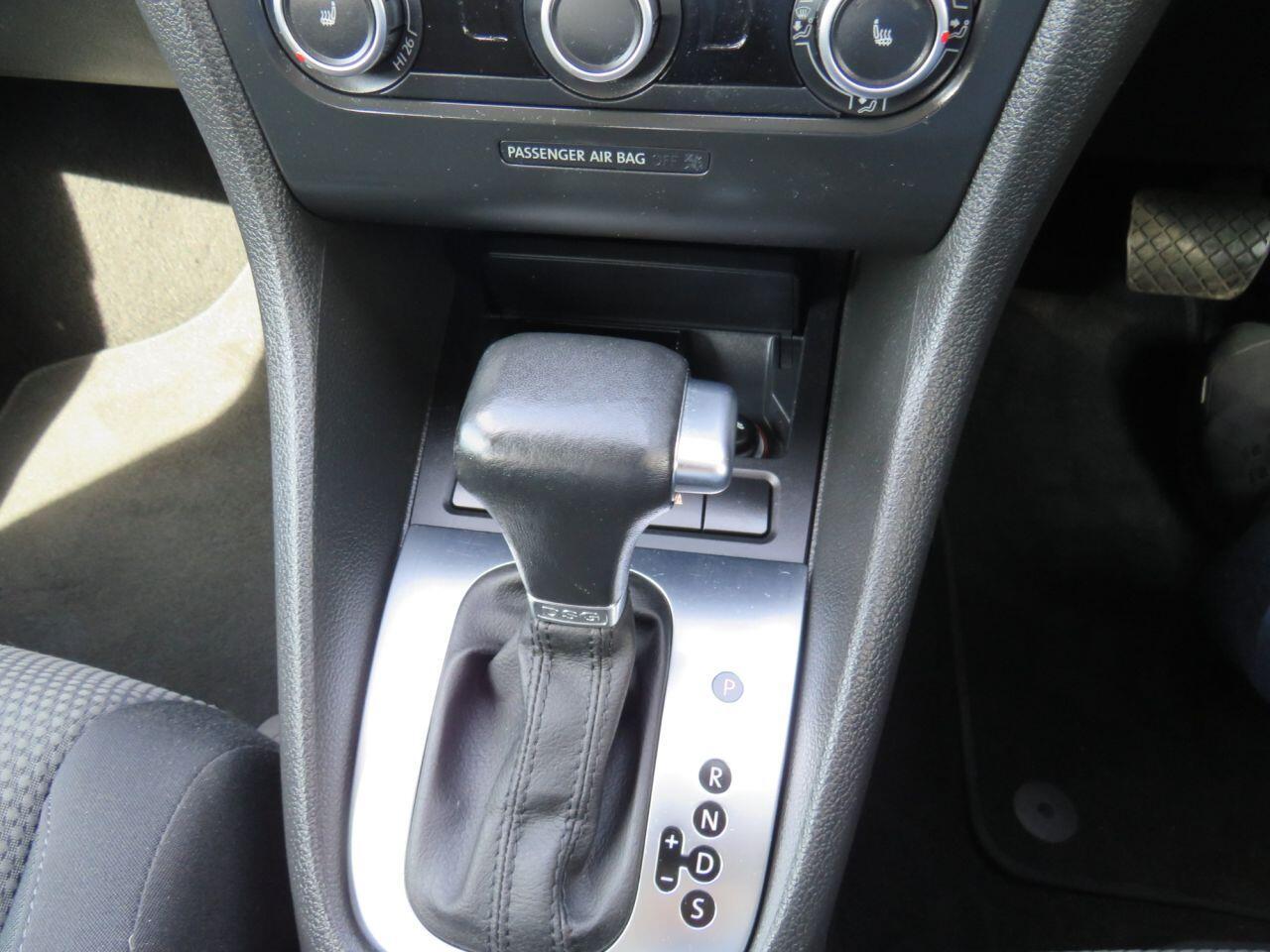 Volkswagen Golf - Image 14