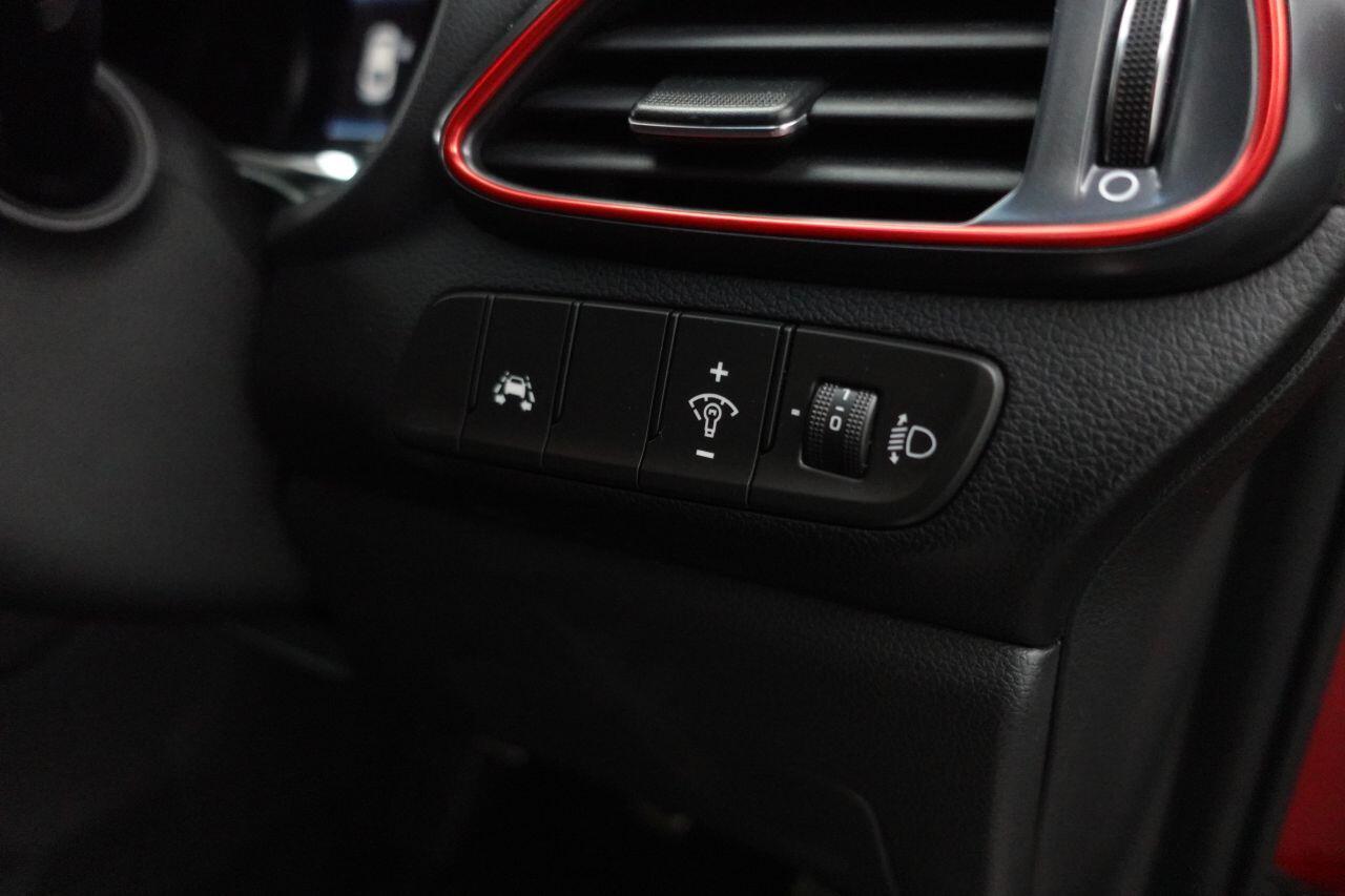 Hyundai i30 - Image 16