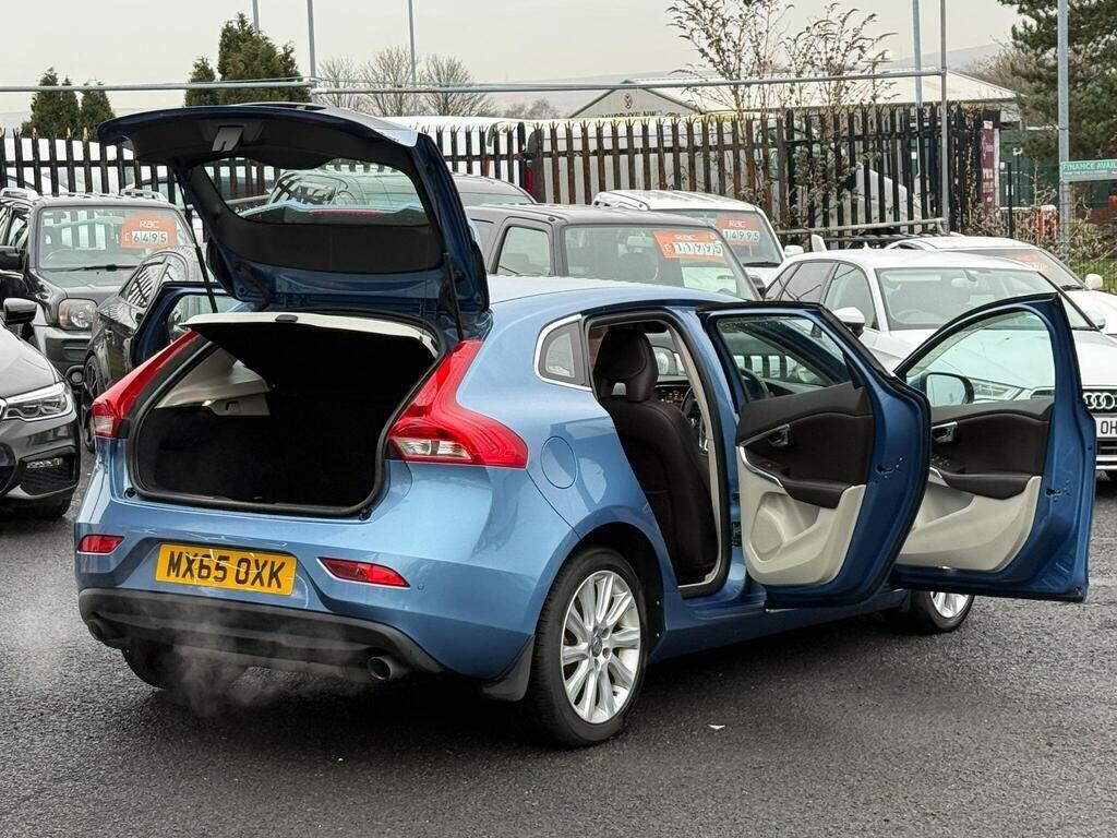 Volvo V40 - Image 21