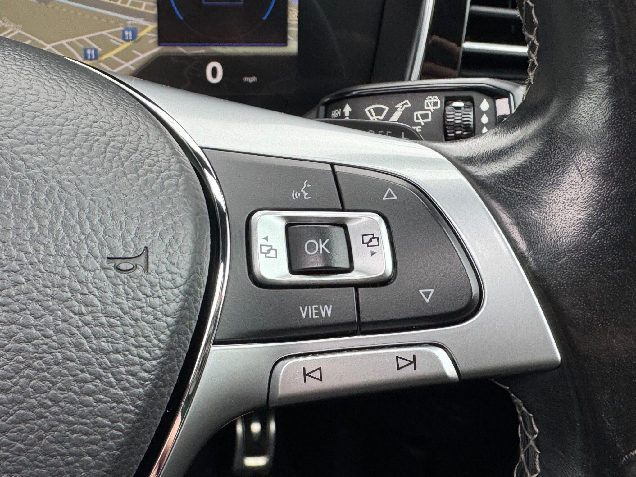 Volkswagen Touareg - Image 36