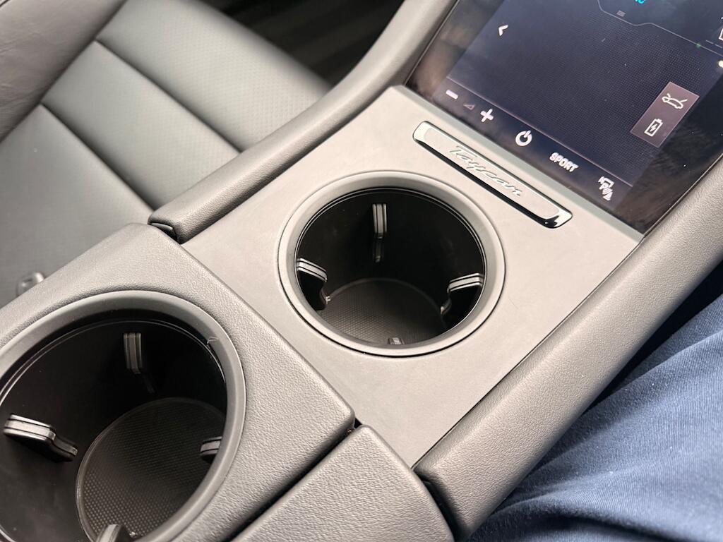 Porsche Taycan - Image 48