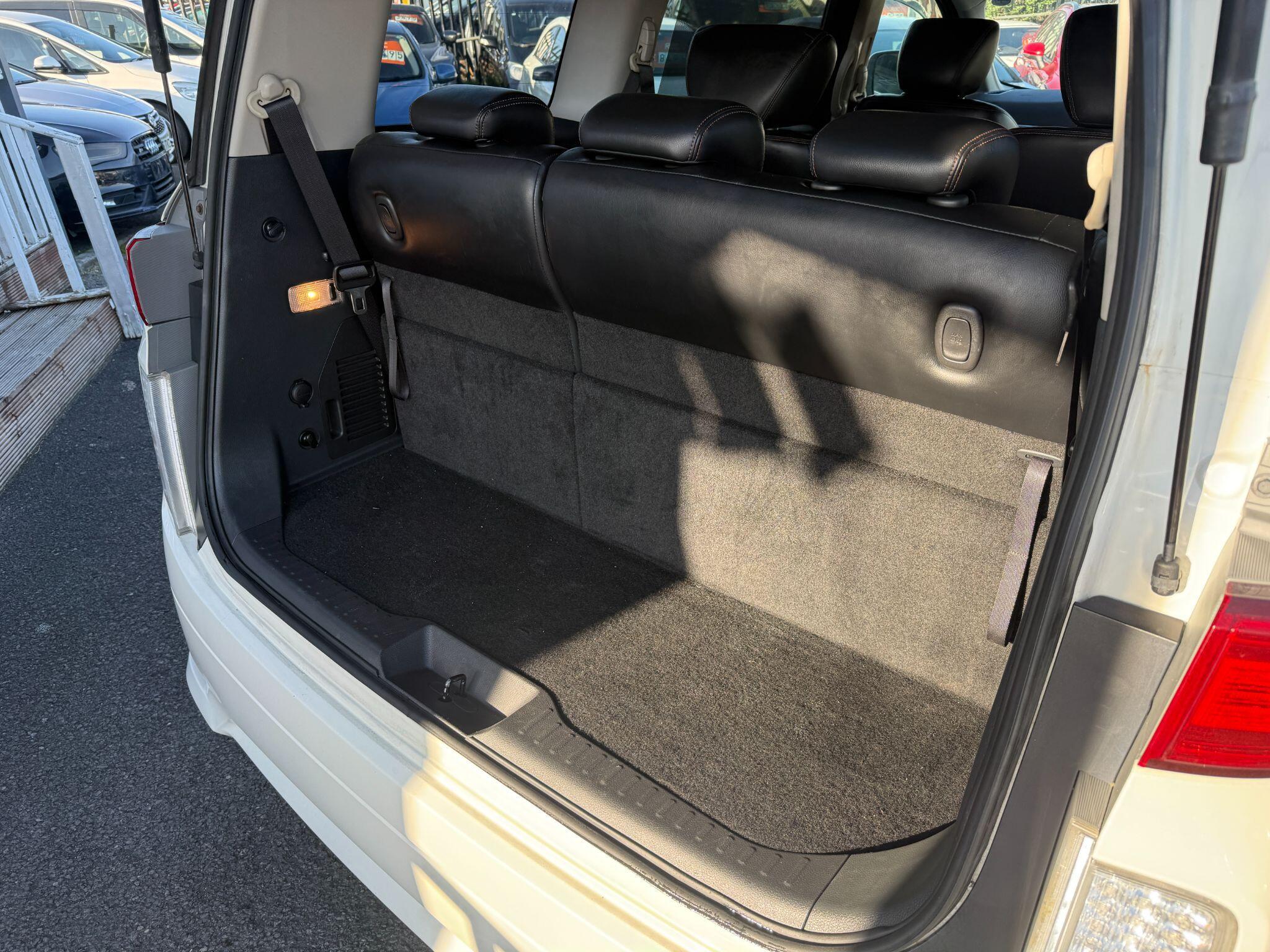 Nissan Elgrand - Image 66