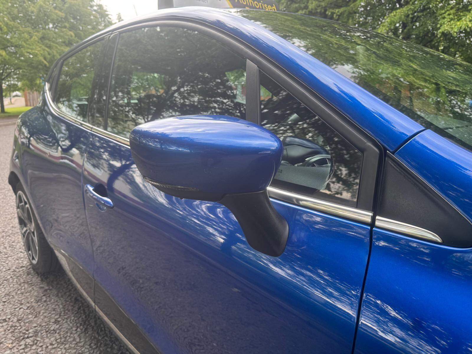 Renault Clio - Image 13