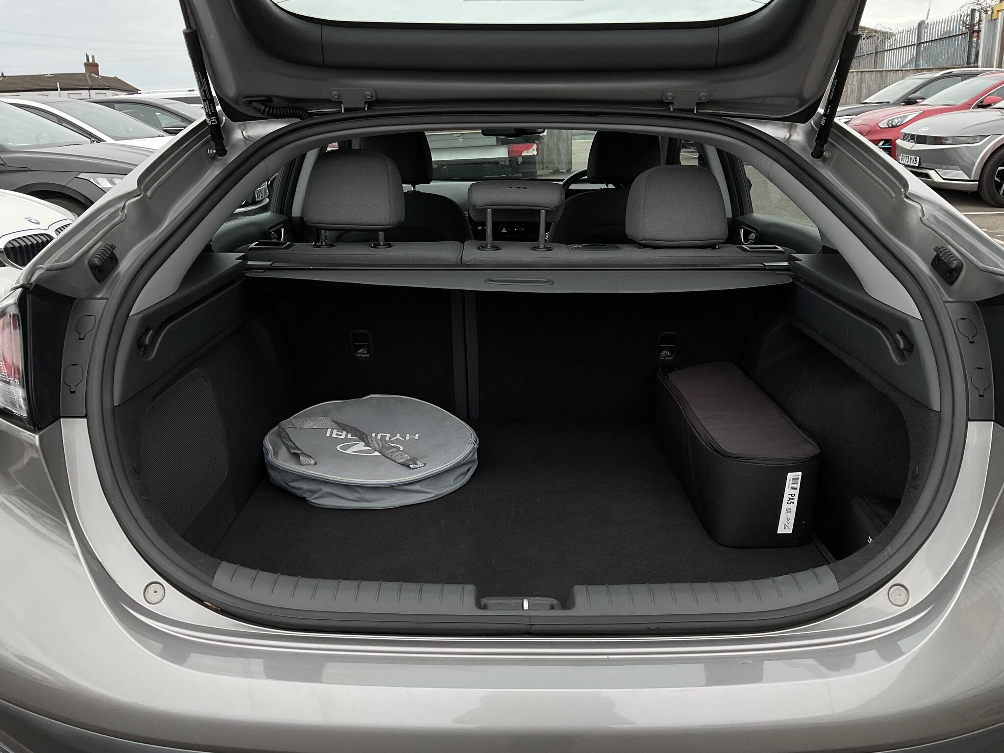 Hyundai Ioniq - Image 20