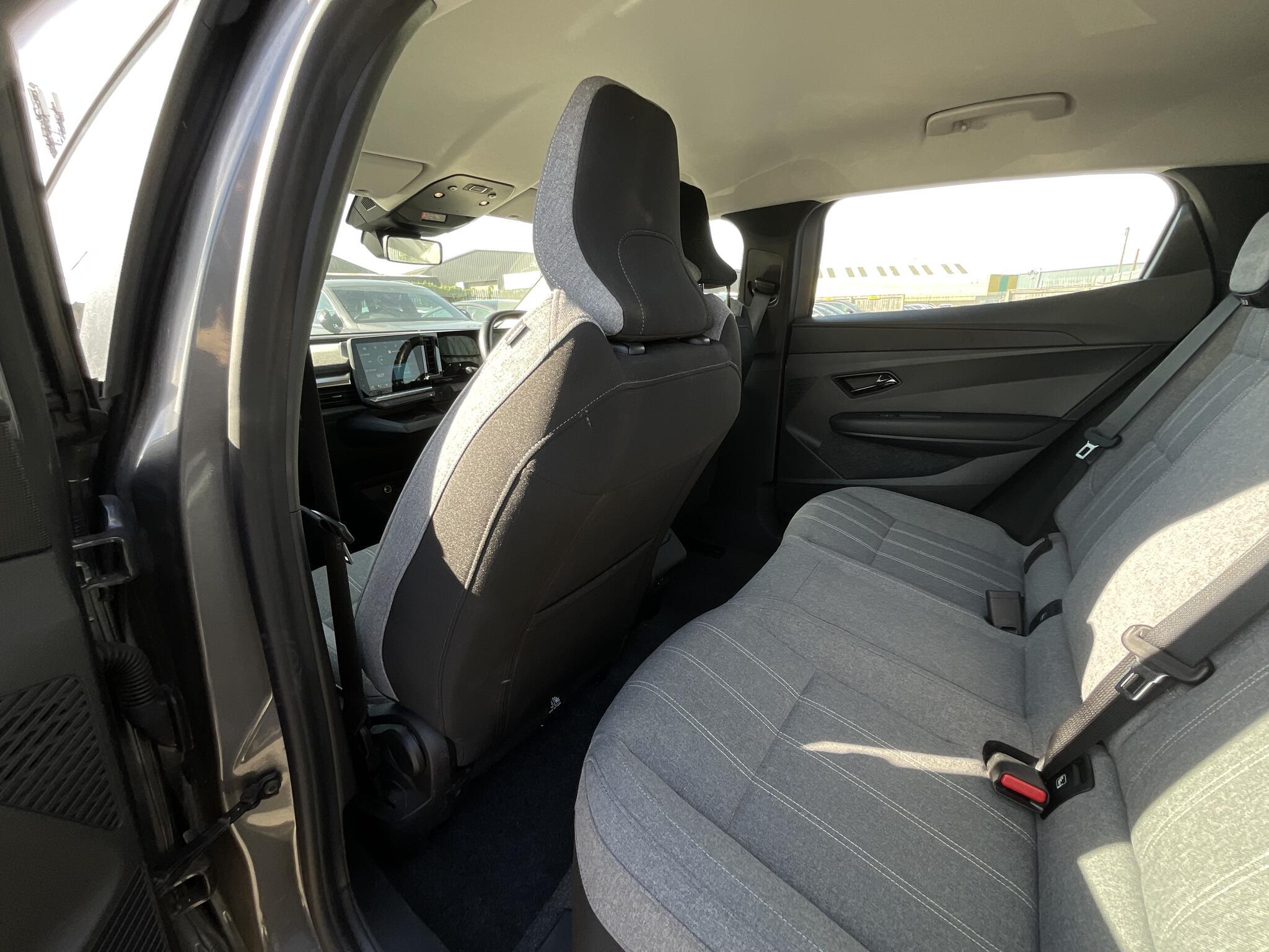 Renault Megane - Image 13