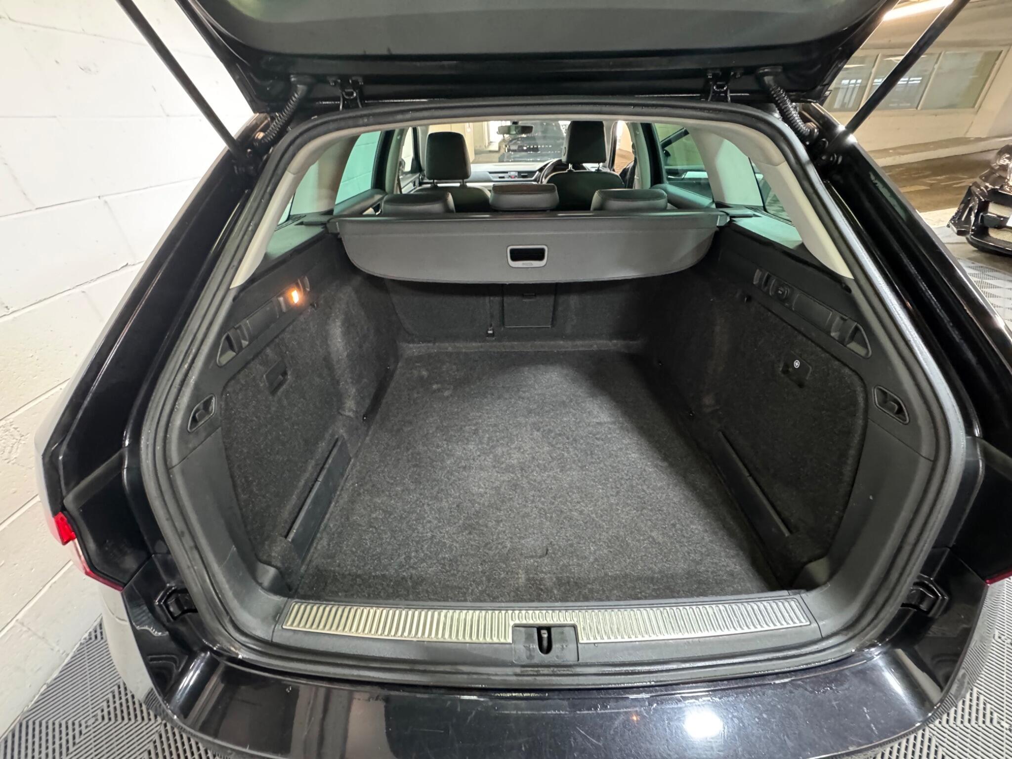 Skoda Superb - Image 12