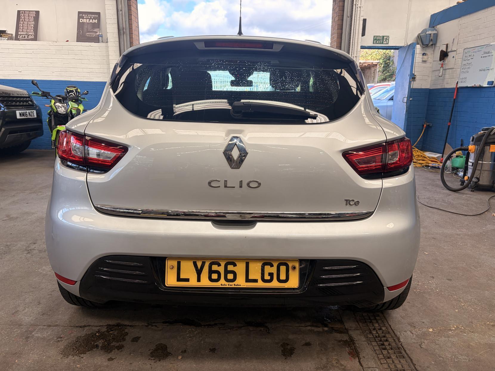 Renault Clio - Image 6