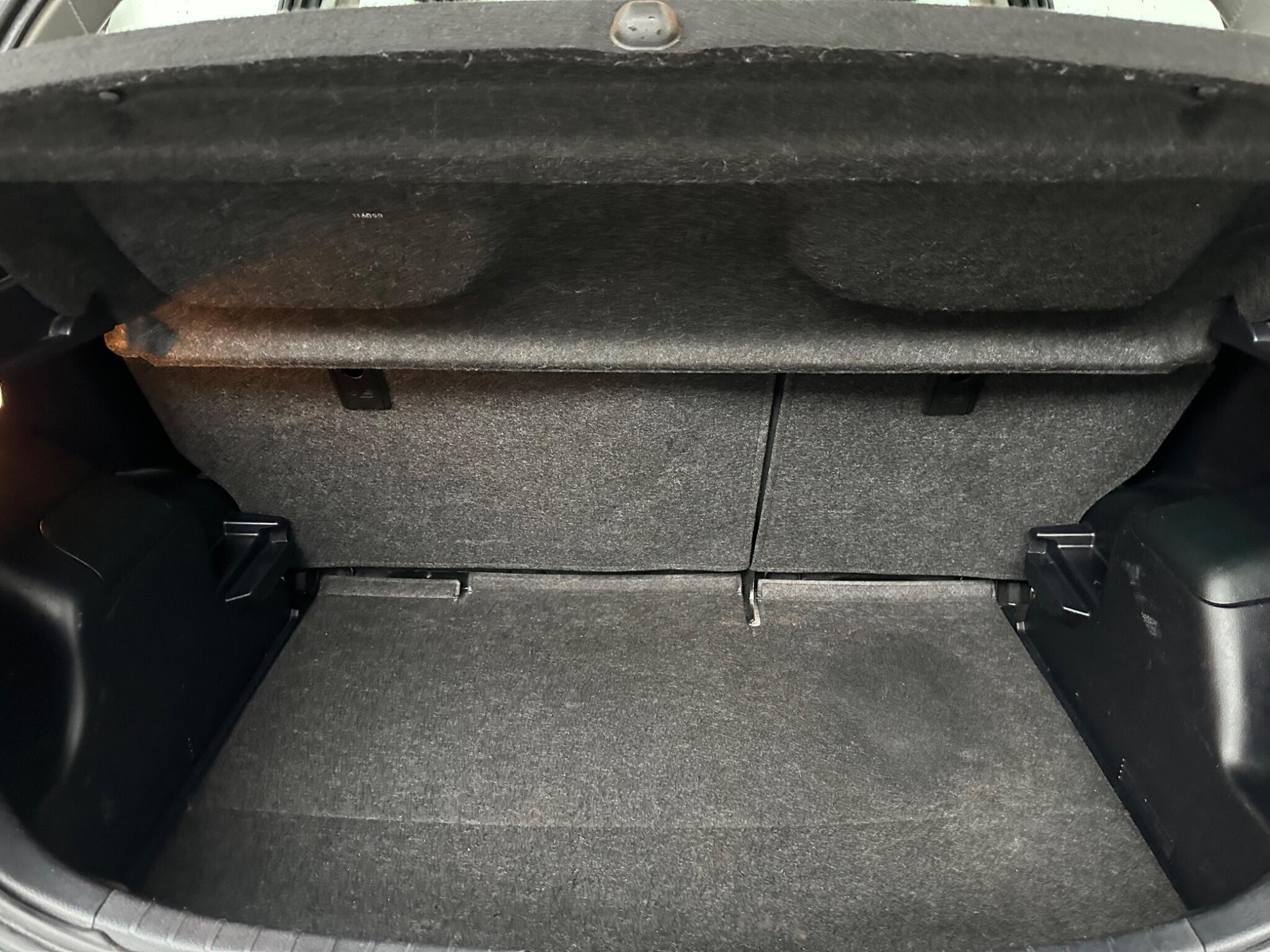 Toyota Yaris - Image 15