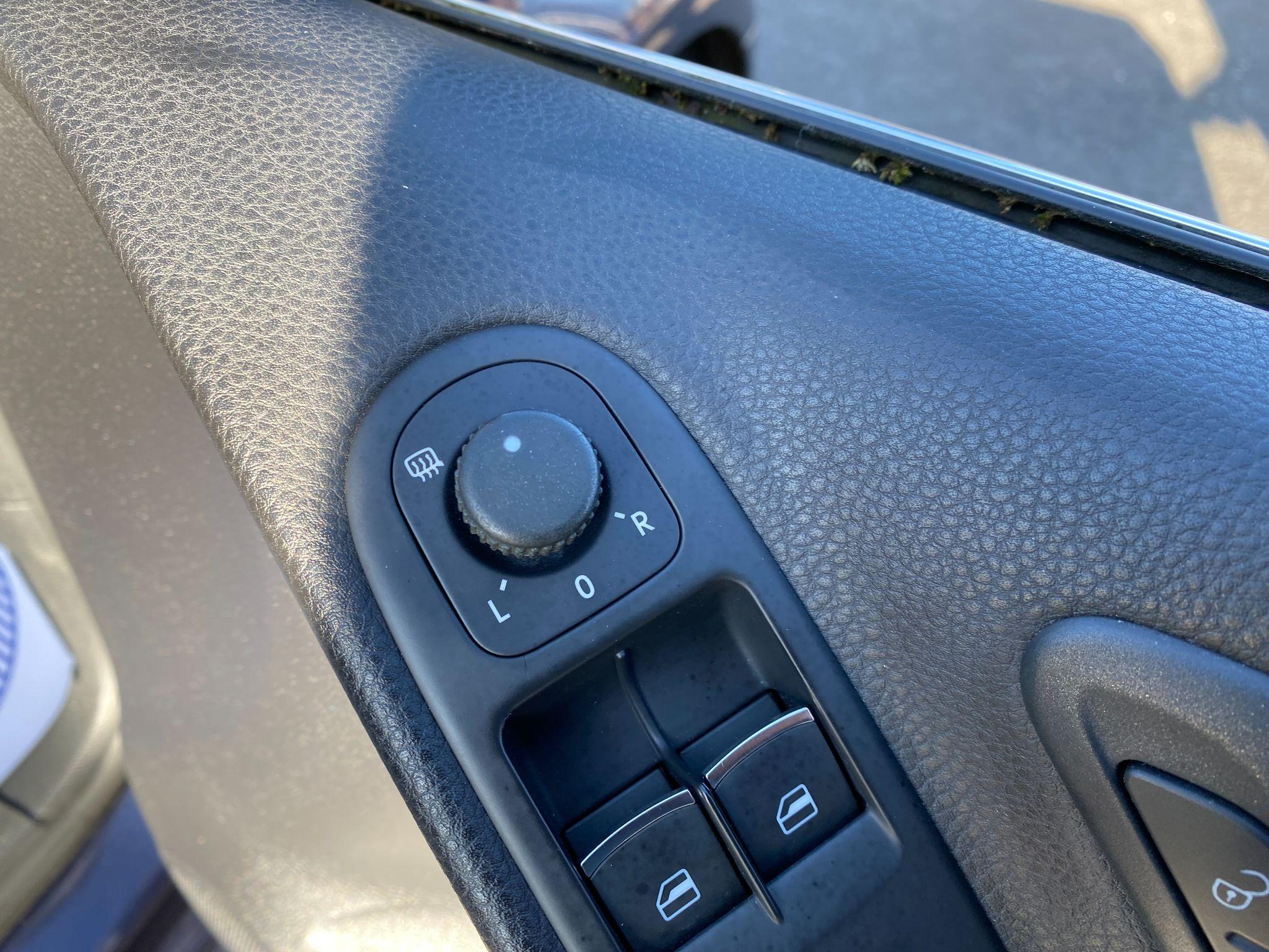 Volkswagen Golf - Image 55