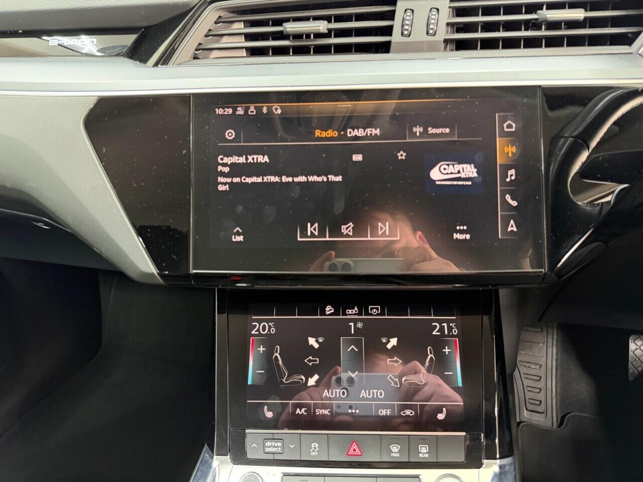 Audi E-Tron - Image 31