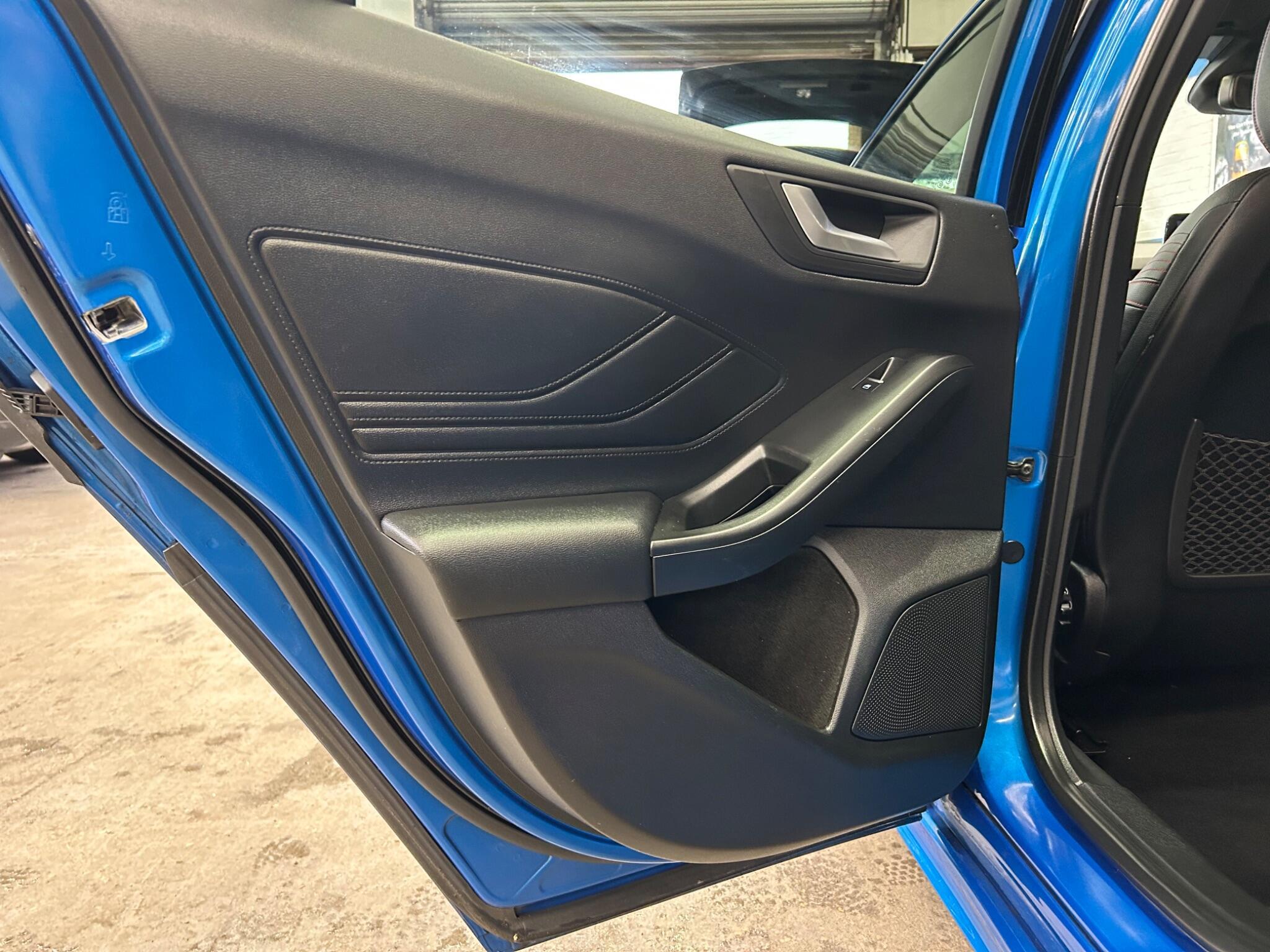 Ford Focus - Image 33