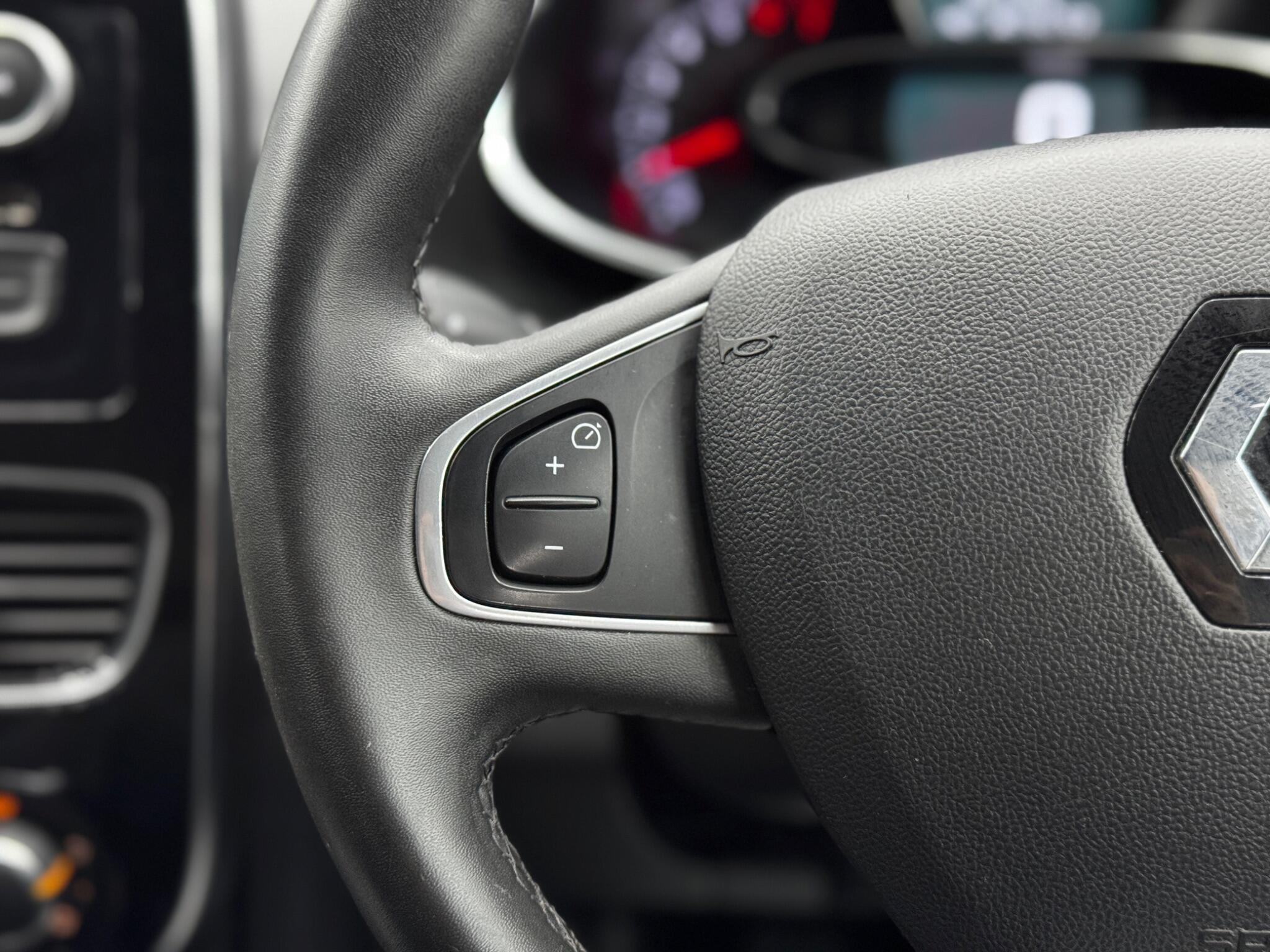 Renault Clio - Image 20