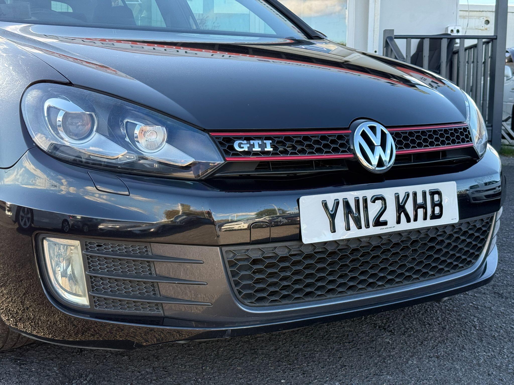 Volkswagen Golf - Image 10