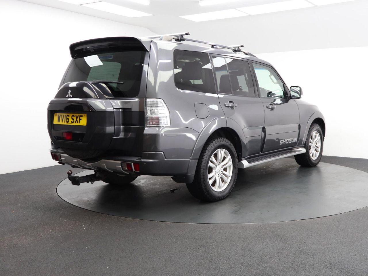 Mitsubishi Shogun - Image 9