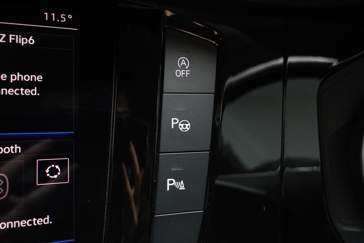 Volkswagen Touareg - Image 40