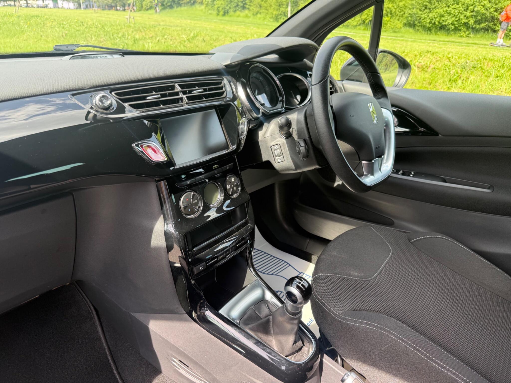 DS AUTOMOBILES DS 3 - Image 11
