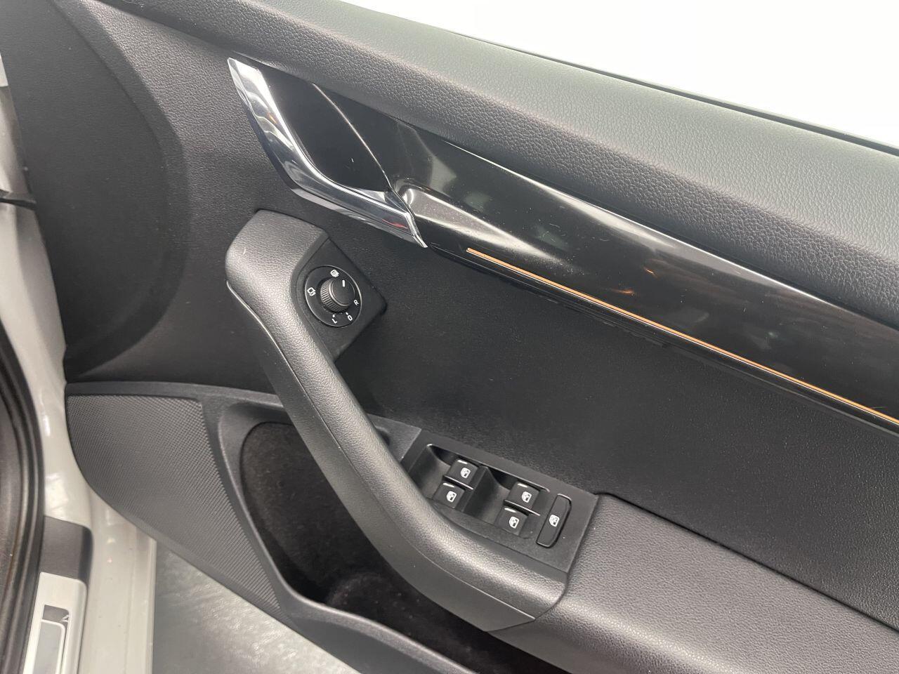 Skoda Octavia - Image 30