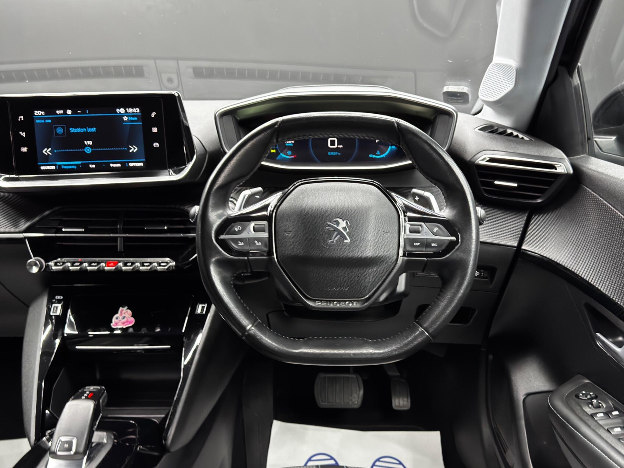 Peugeot 208 - Image 18