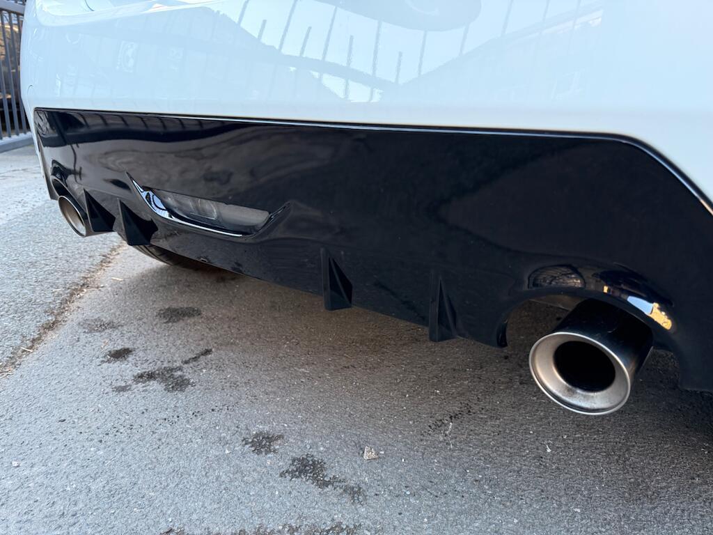 Toyota Yaris - Image 25