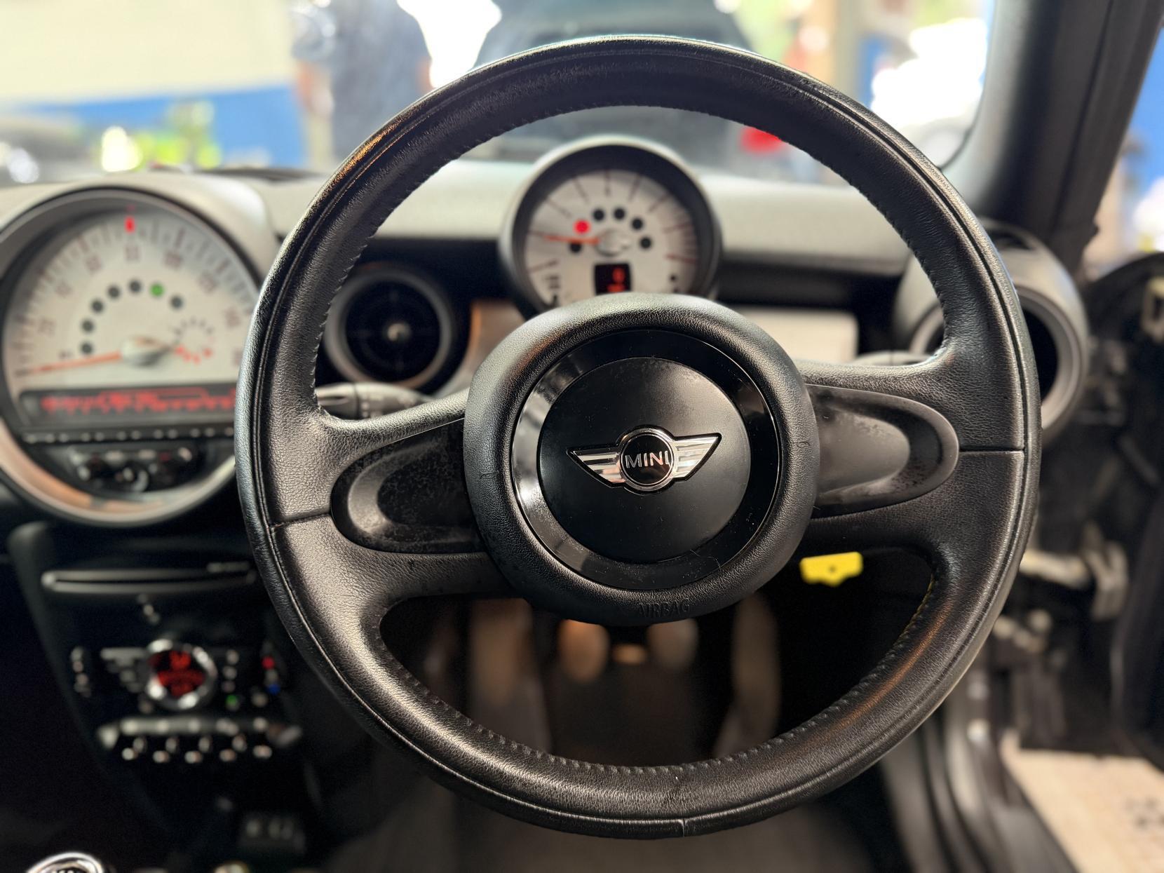 MINI Convertible - Image 20