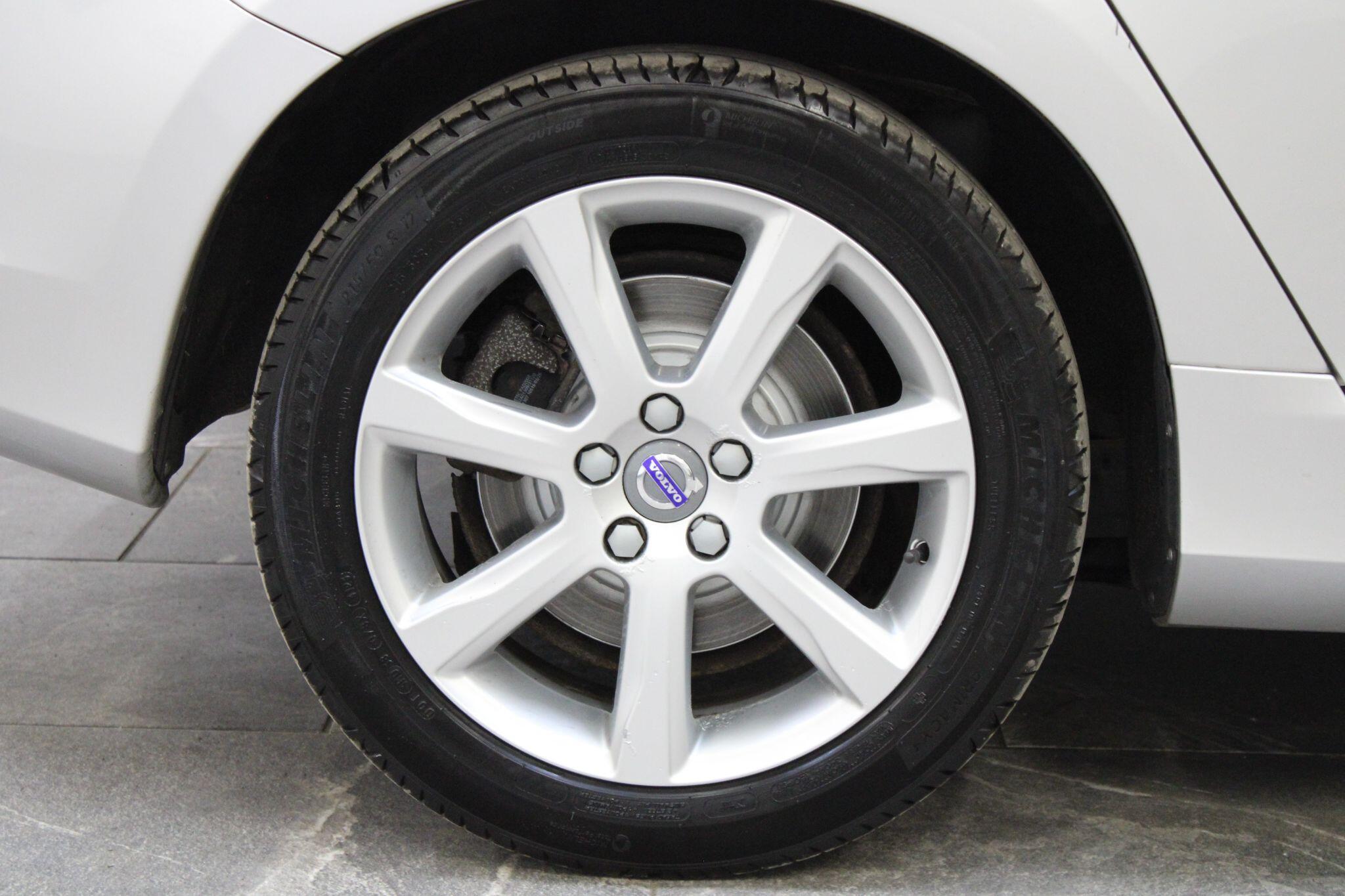 Volvo S60 - Image 10