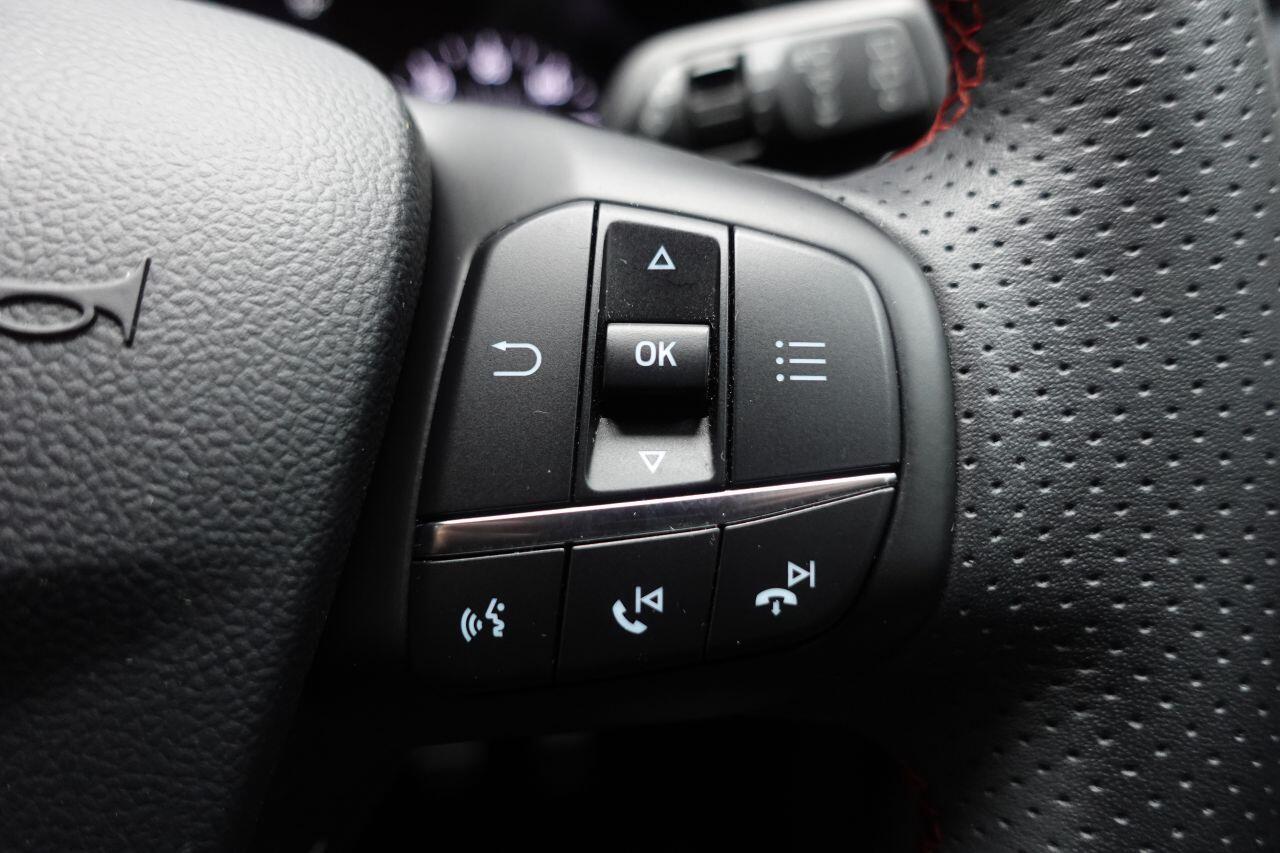 Ford Focus - Image 33