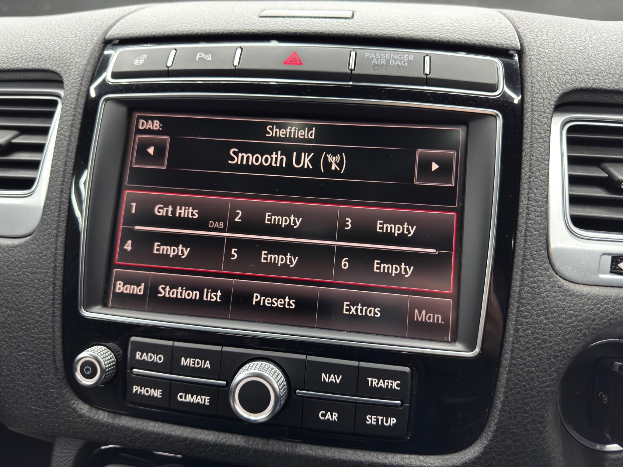 Volkswagen Touareg - Image 26