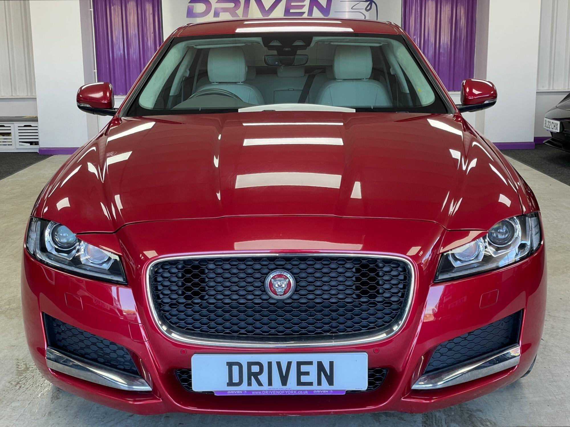 Jaguar XF - Image 6