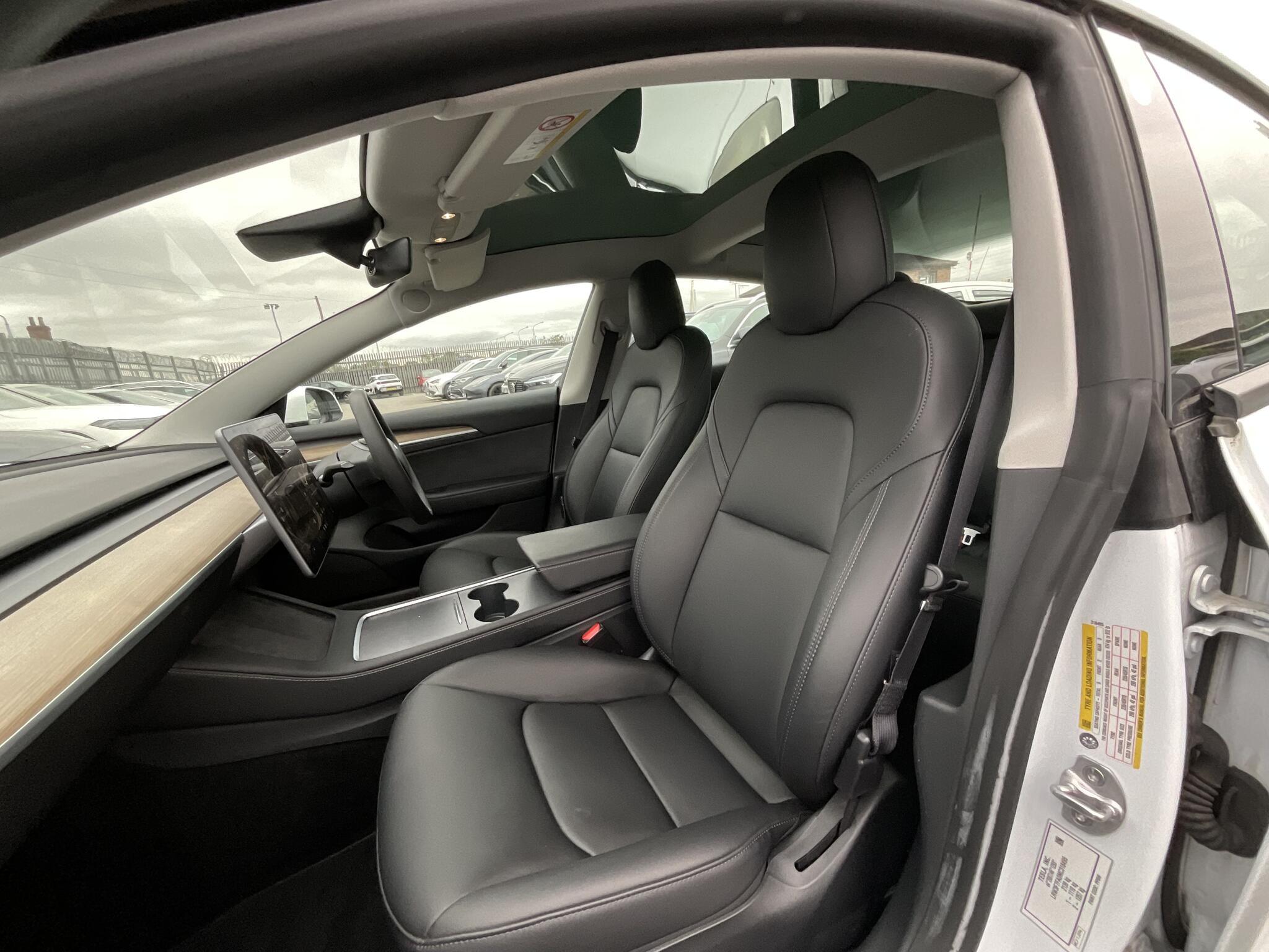 Tesla Model 3 - Image 17