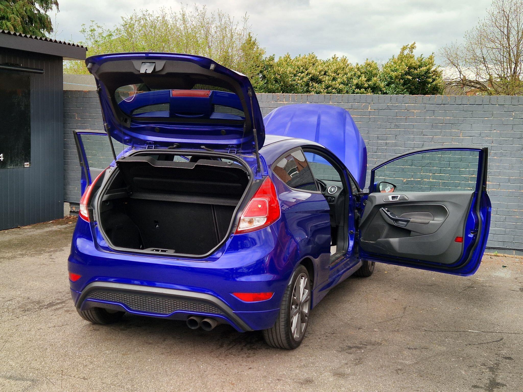 Ford Fiesta - Image 21