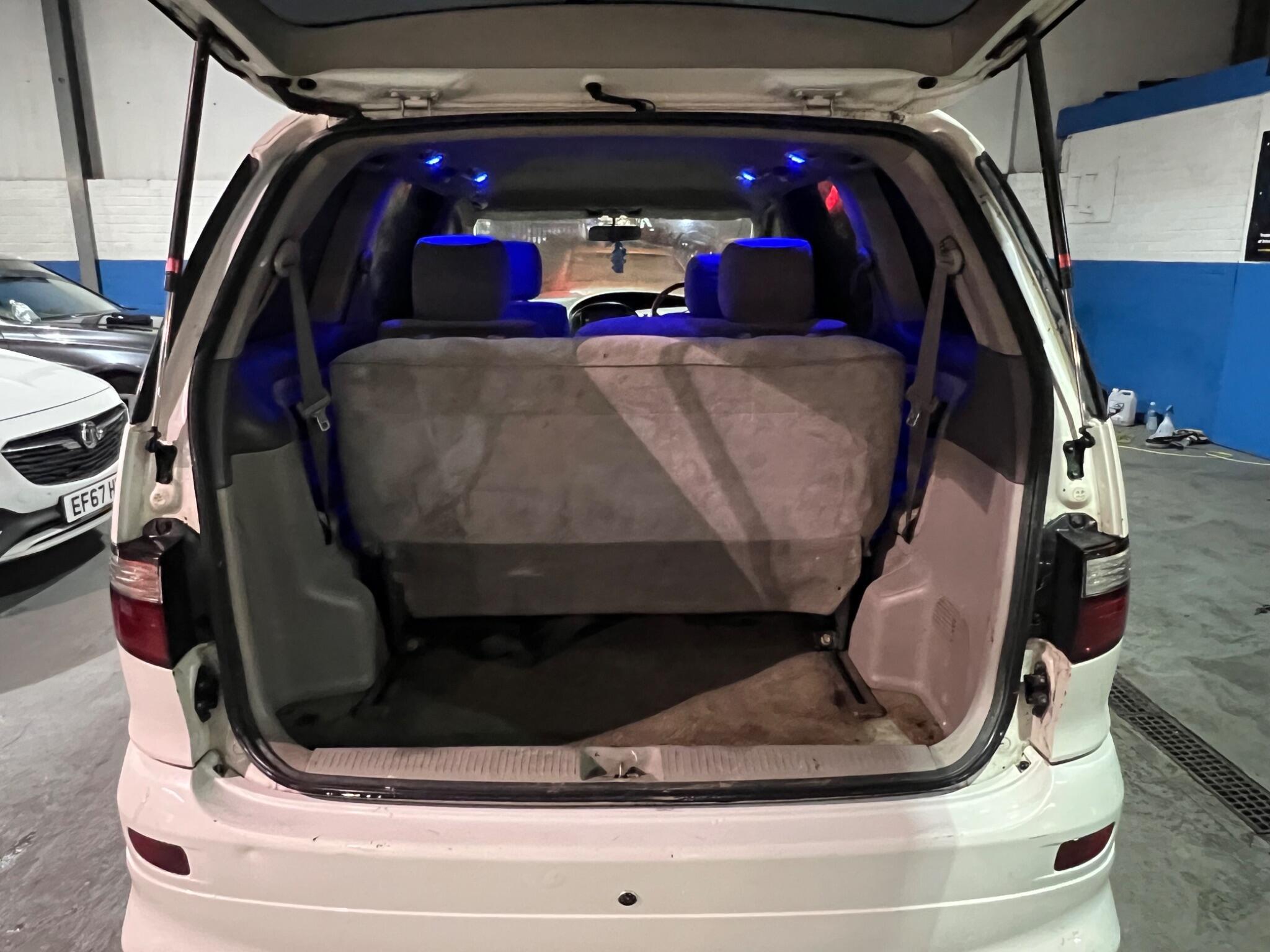 Toyota Estima - Image 27