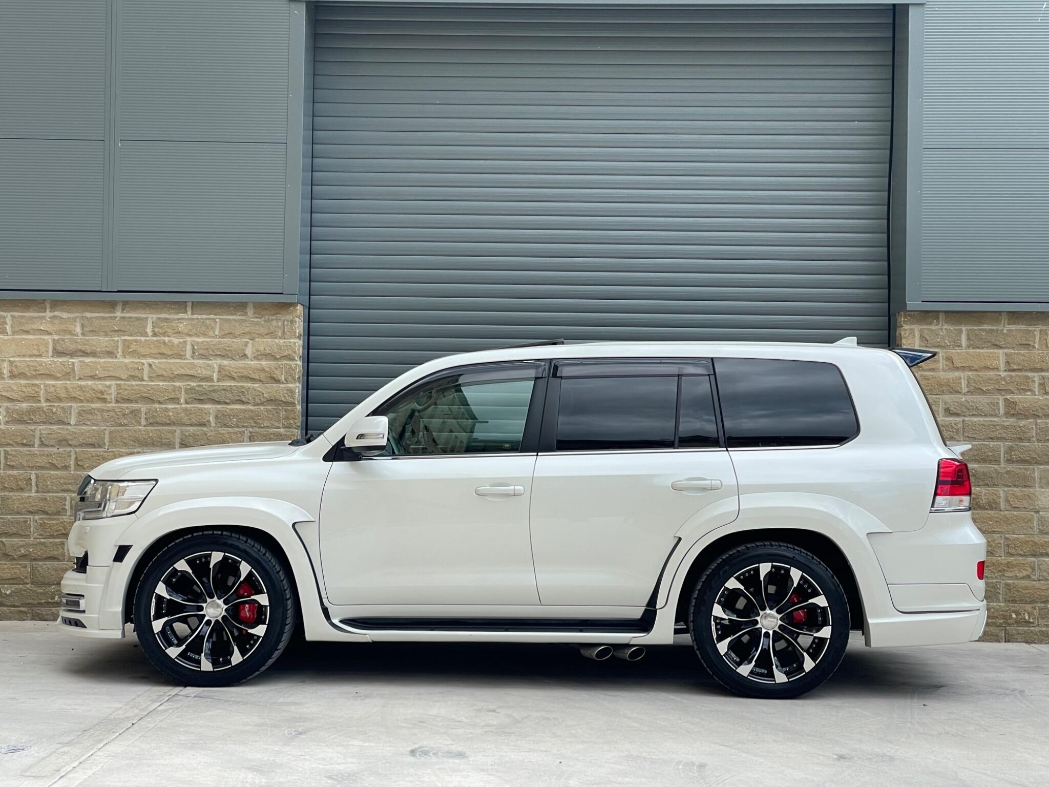 Toyota Land Cruiser - Image 2