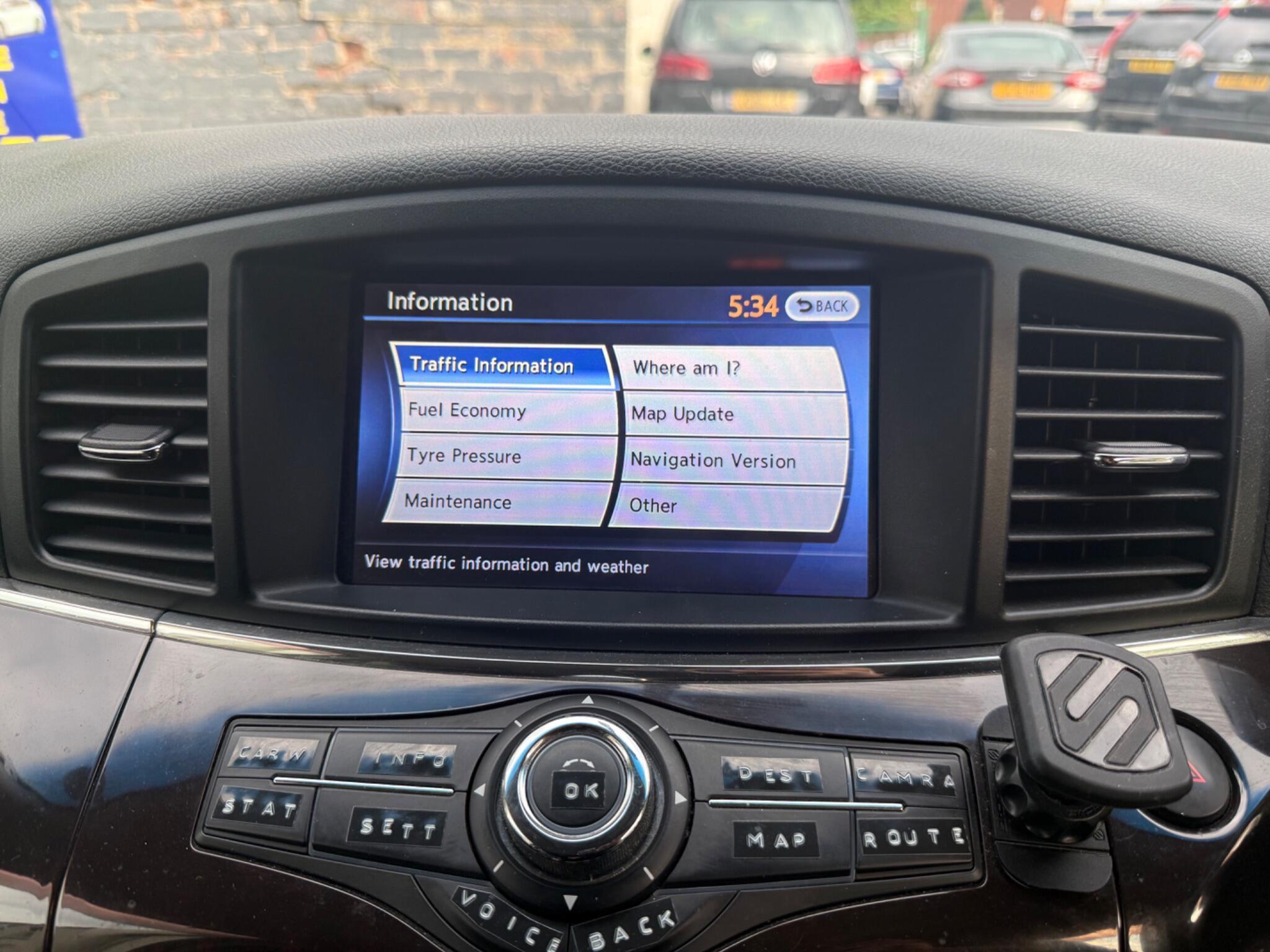 Nissan Elgrand - Image 11