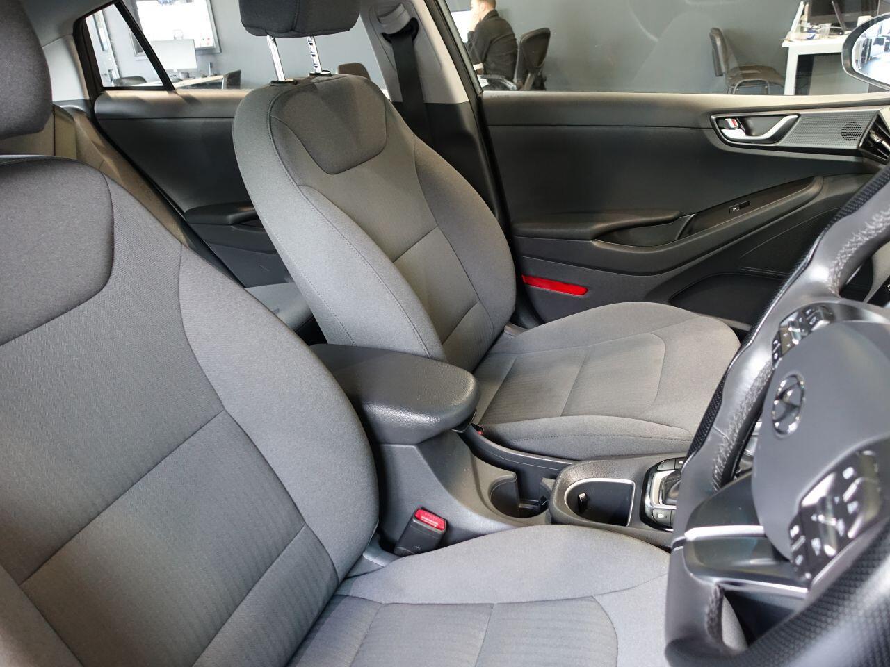 Hyundai Ioniq - Image 13