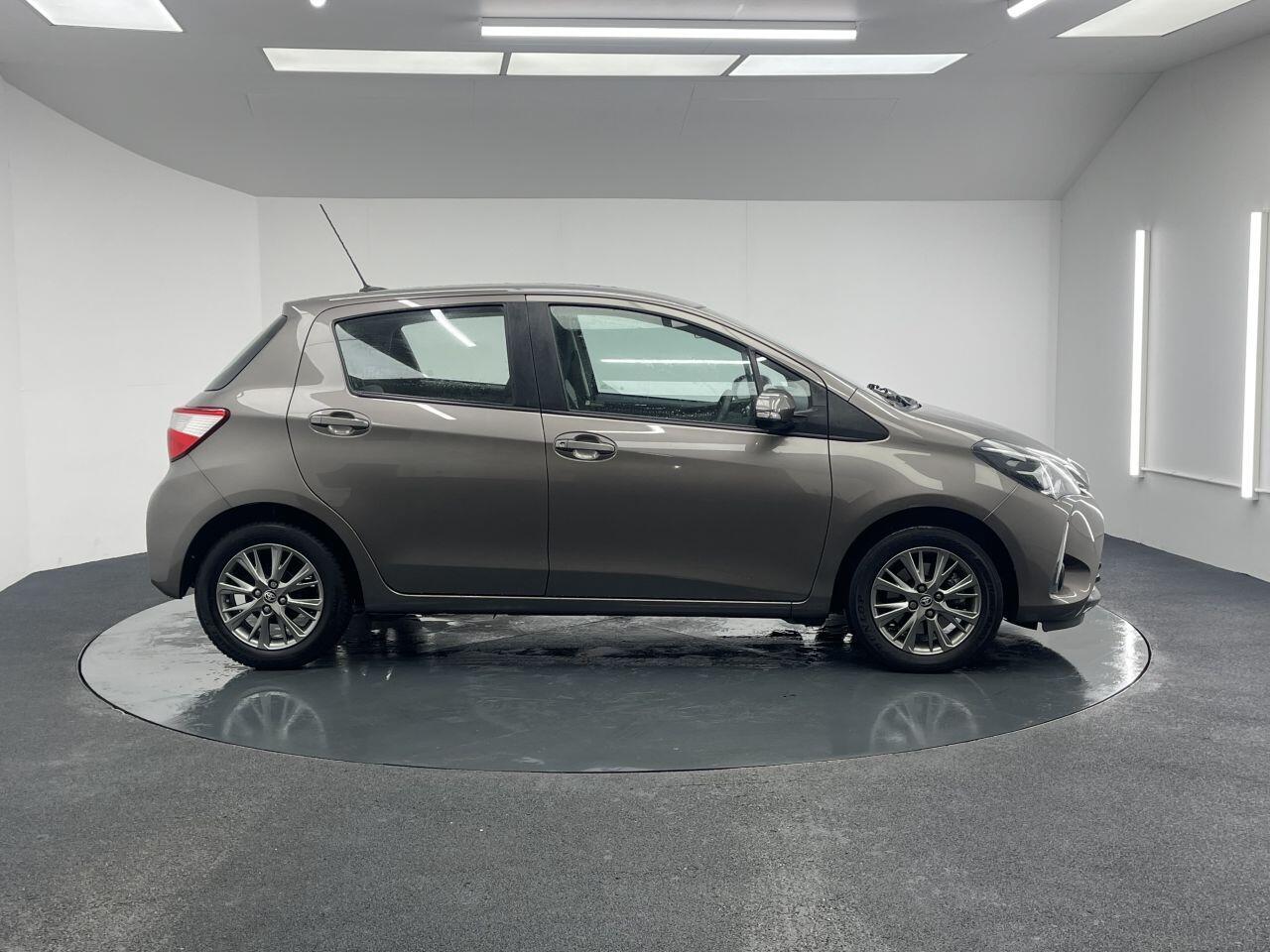 Toyota Yaris - Image 28