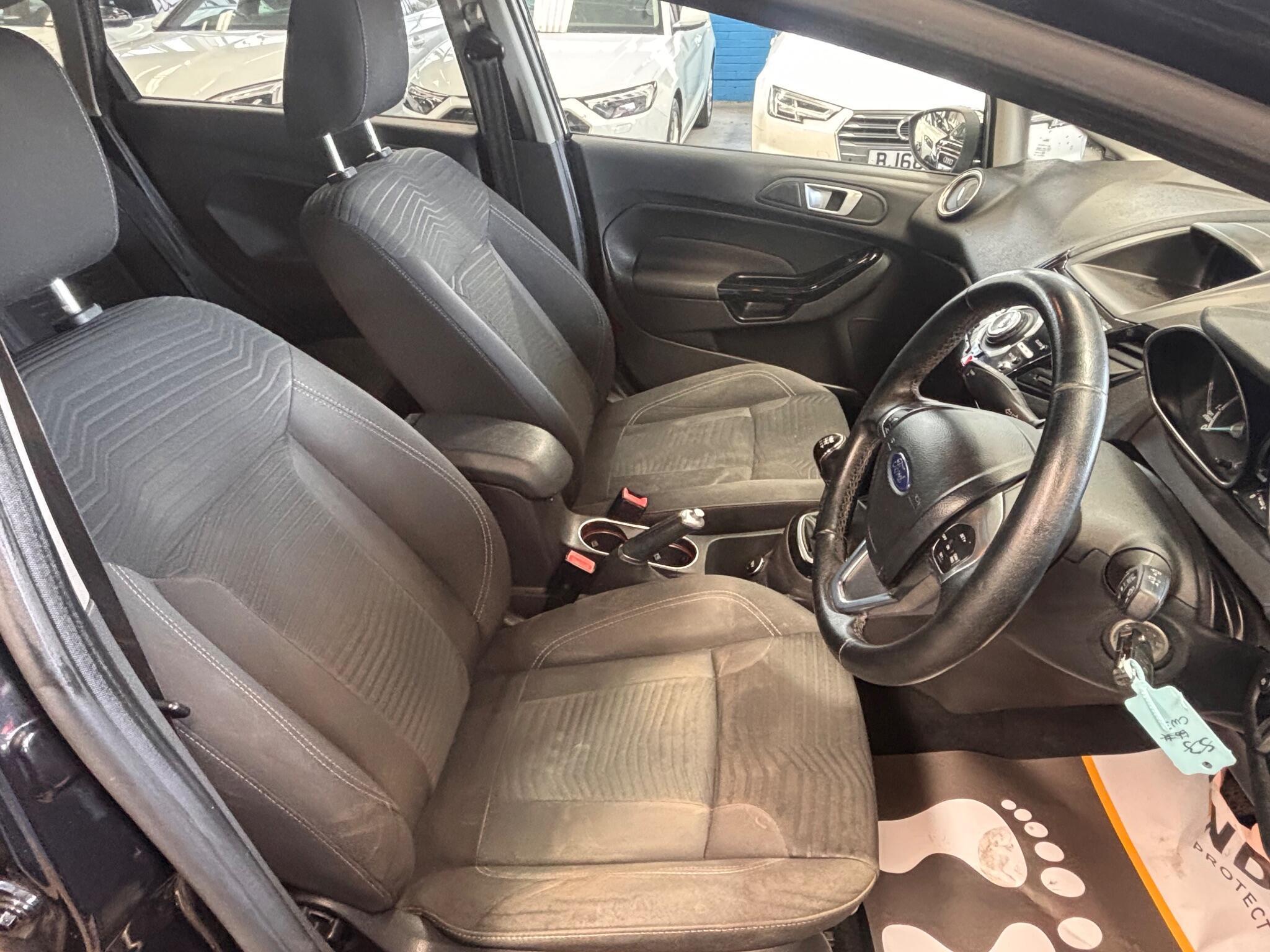 Ford Fiesta - Image 19